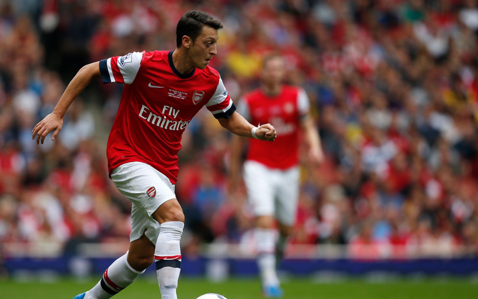 Игрок номер 8 Арсенала Месут Озил