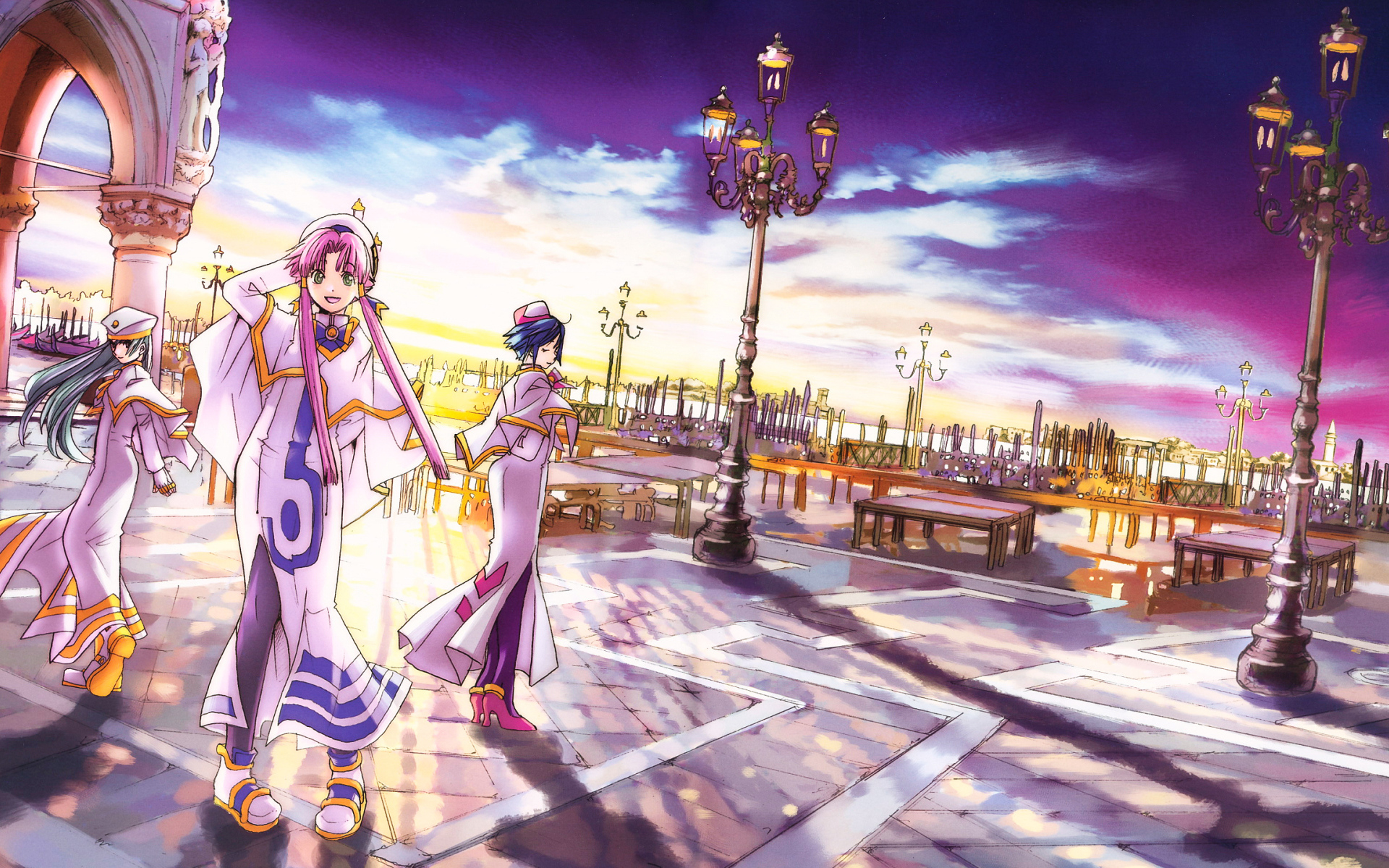 Девочки на площади с фонарями