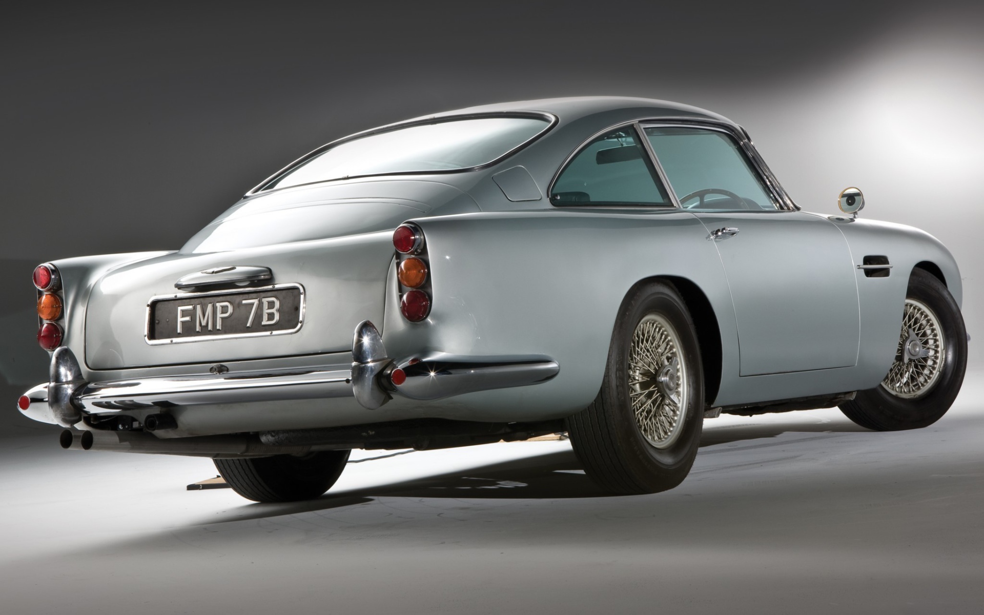 Дизайн автомобиля Aston Martin db5