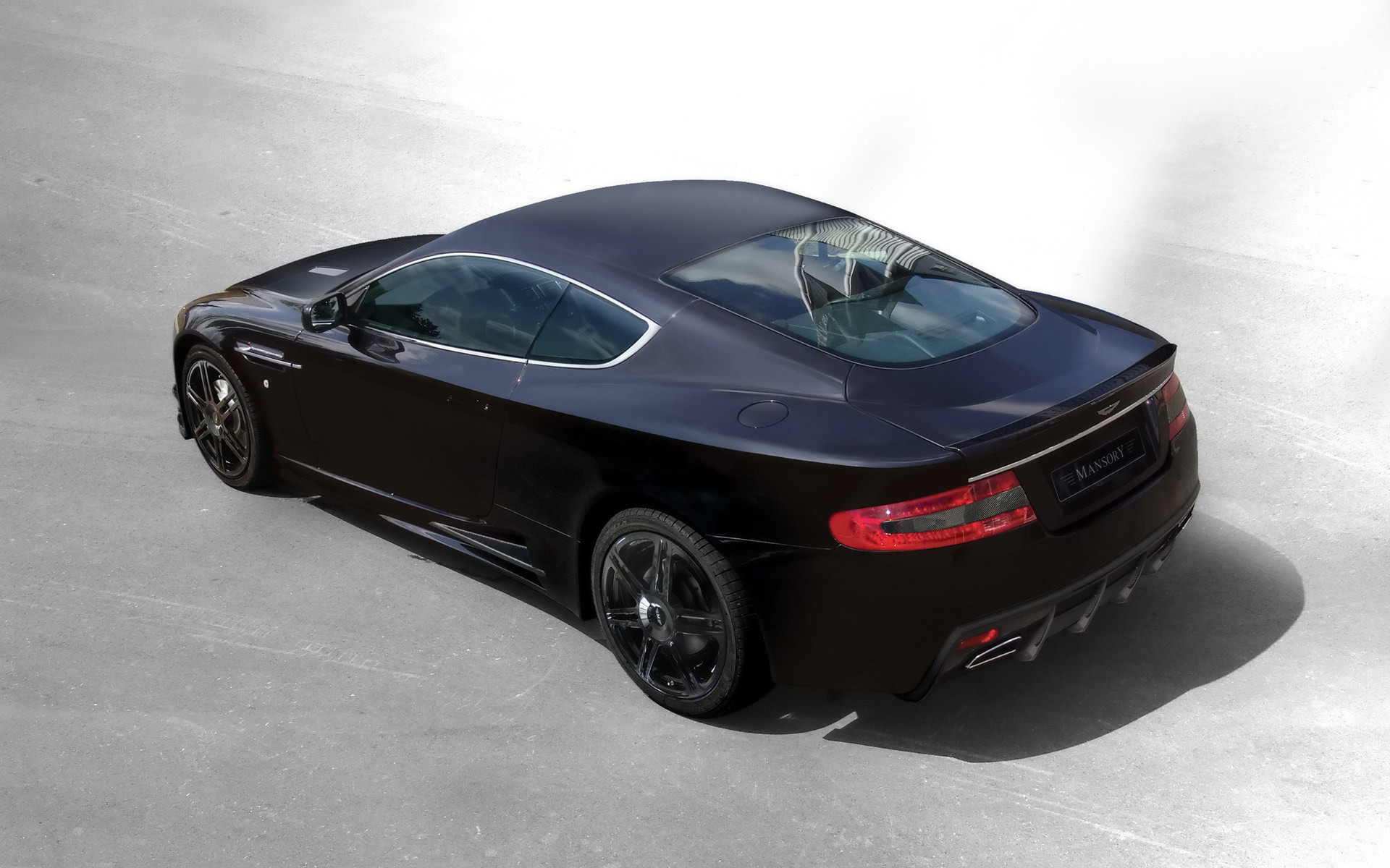 Дизайн автомобиля Aston Martin mansory