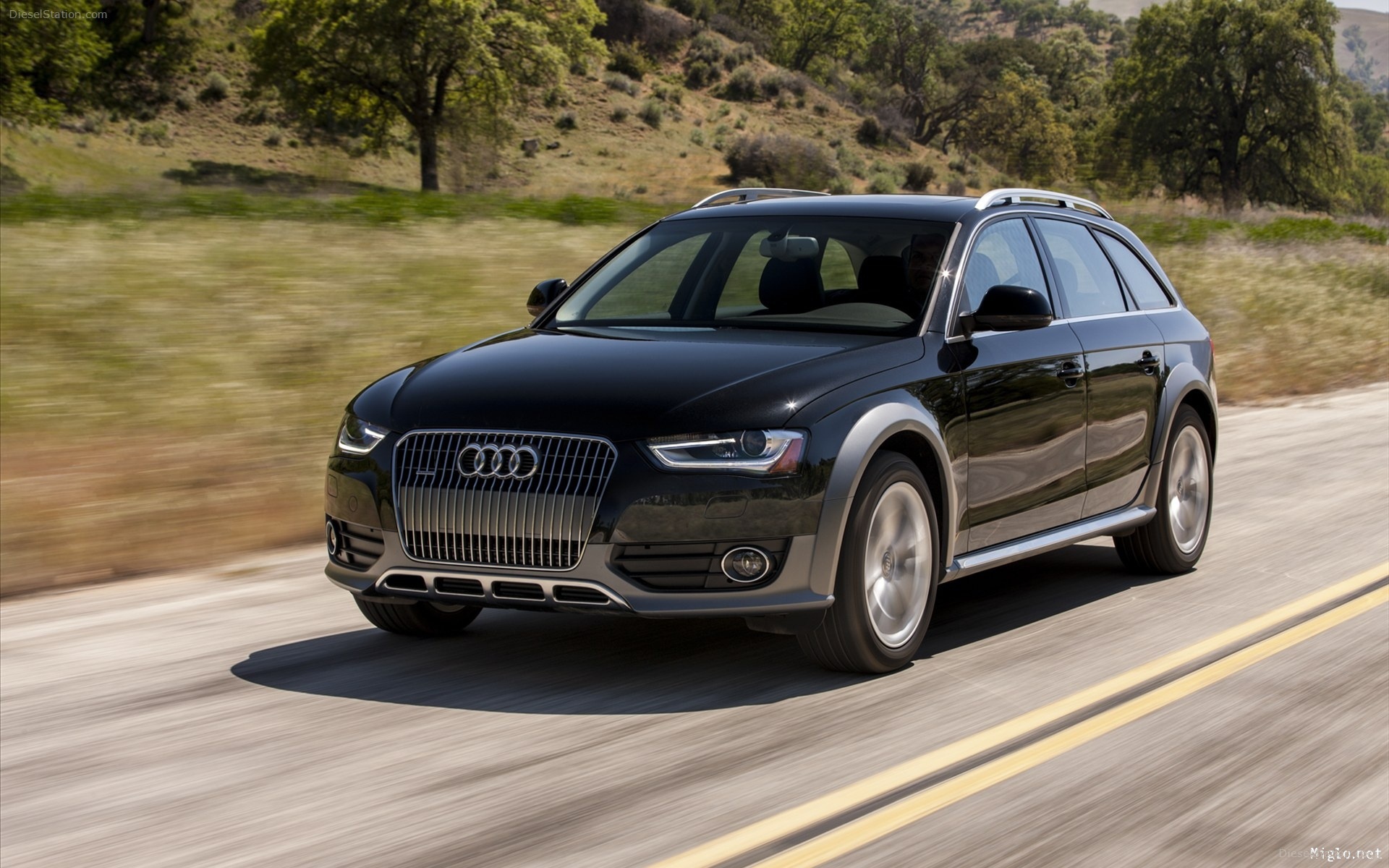 Красивый автомобиль Audi allroad