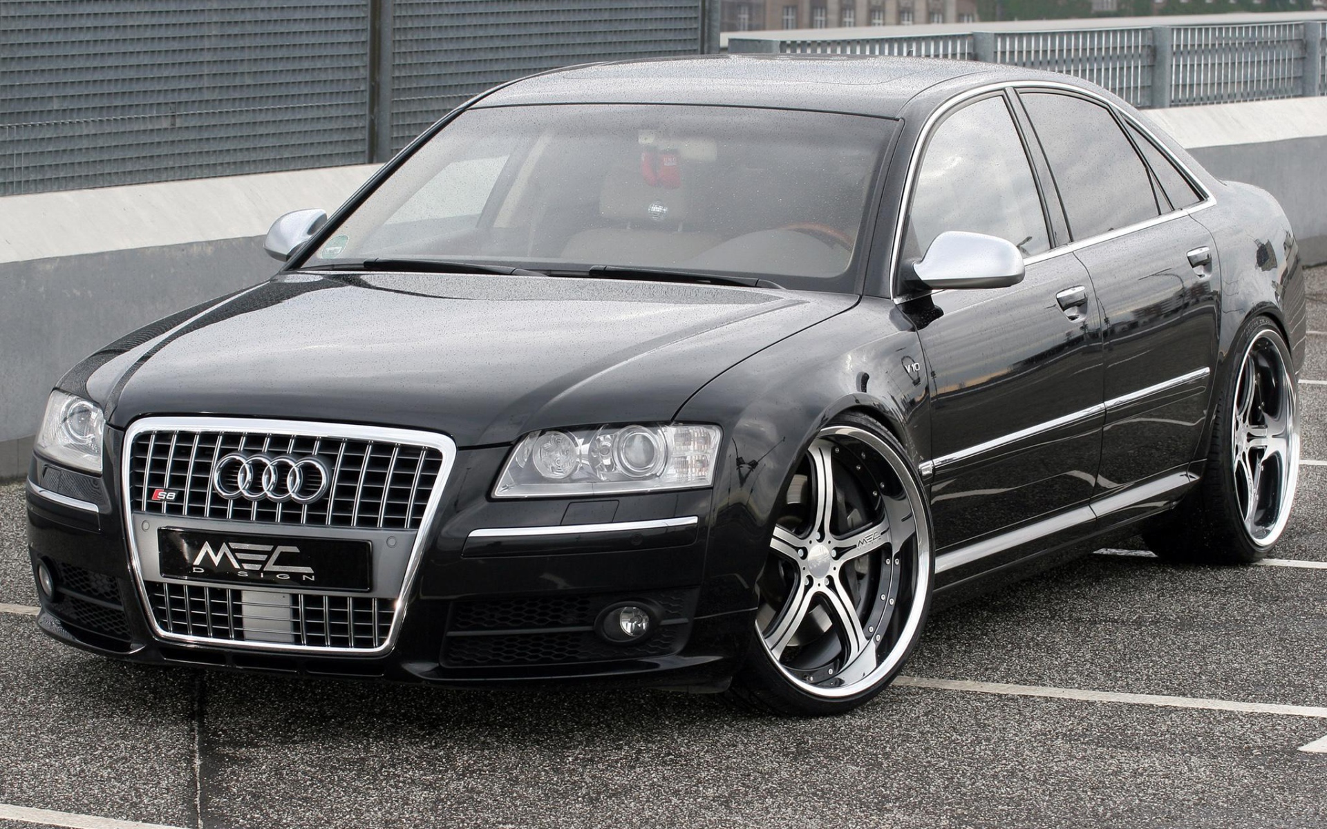 Красивый автомобиль Audi s8