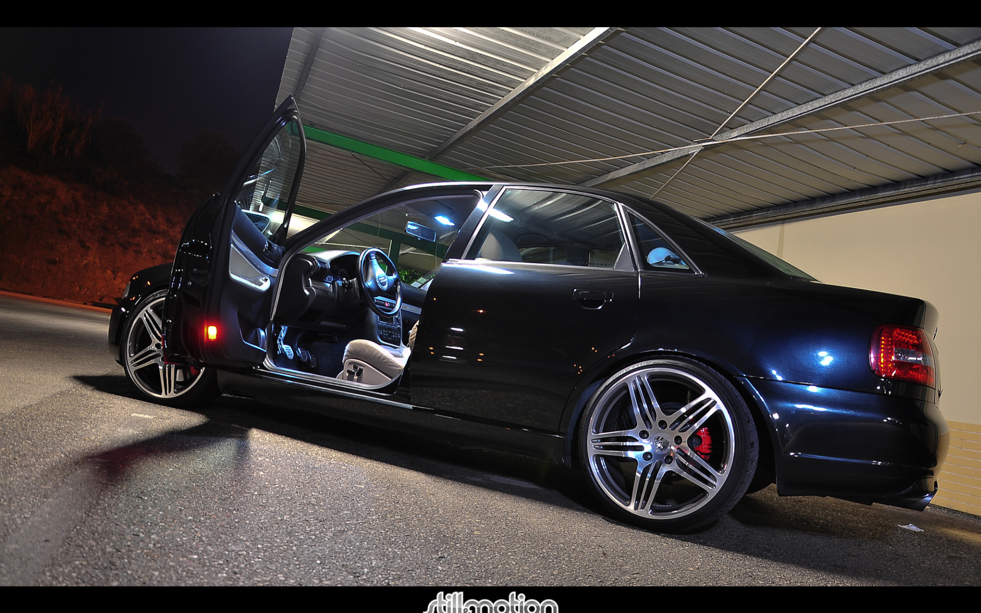 Автомобиль марки Audi модели b5