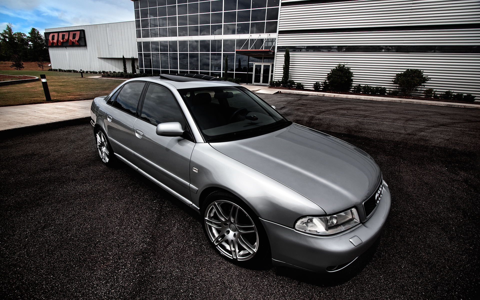 Новая машина Audi b5