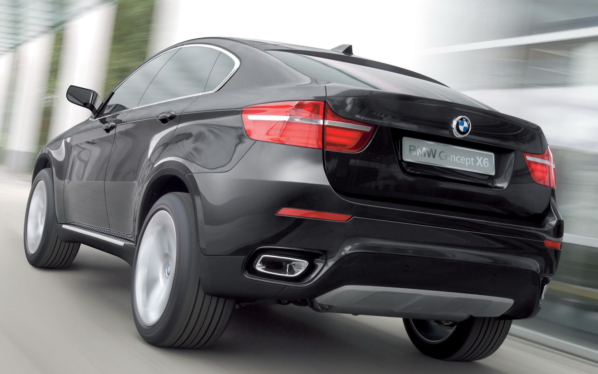 Автомобиль марки BMW модели X6 2014 года