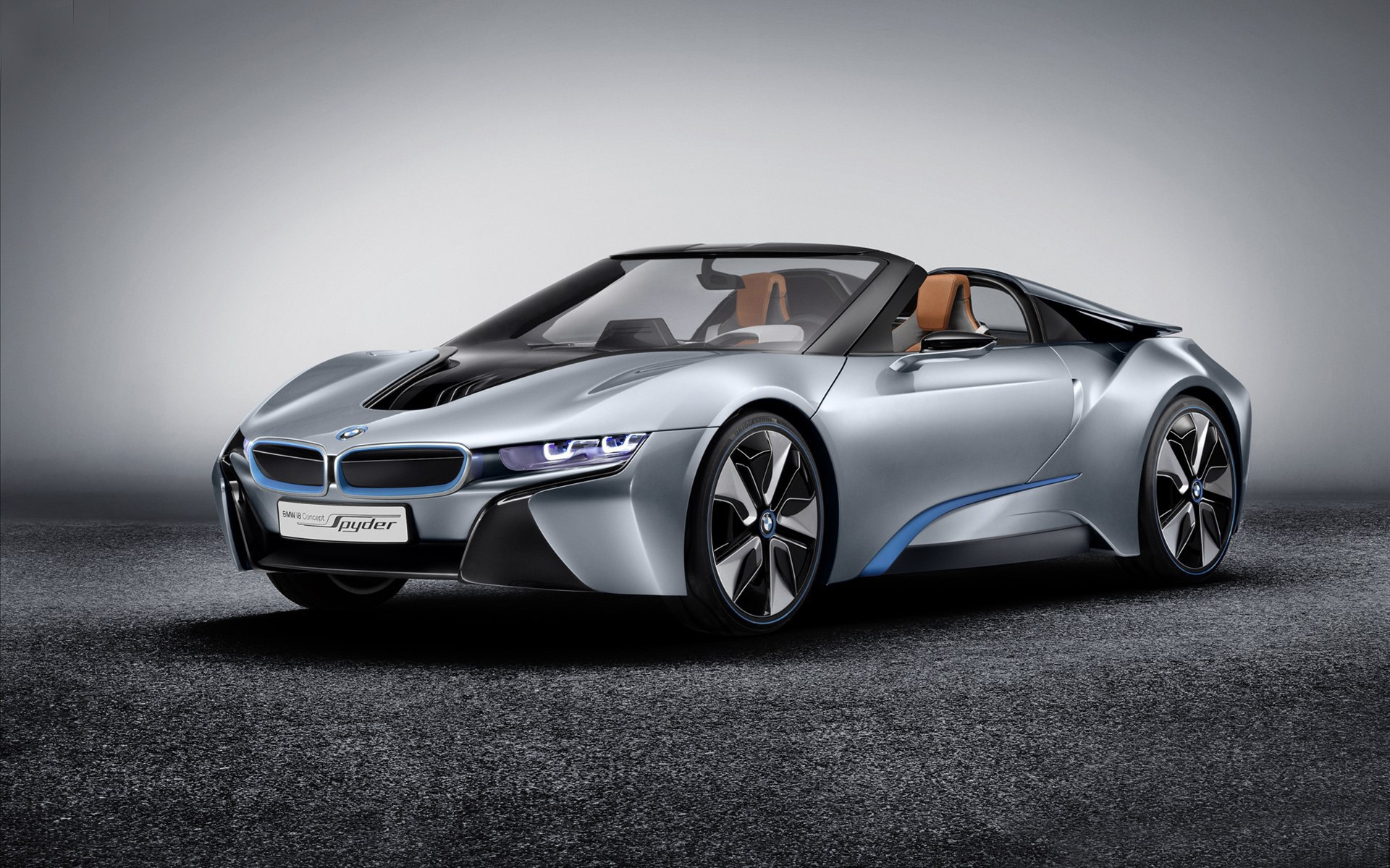 Серебристый Bmw i8 spyder