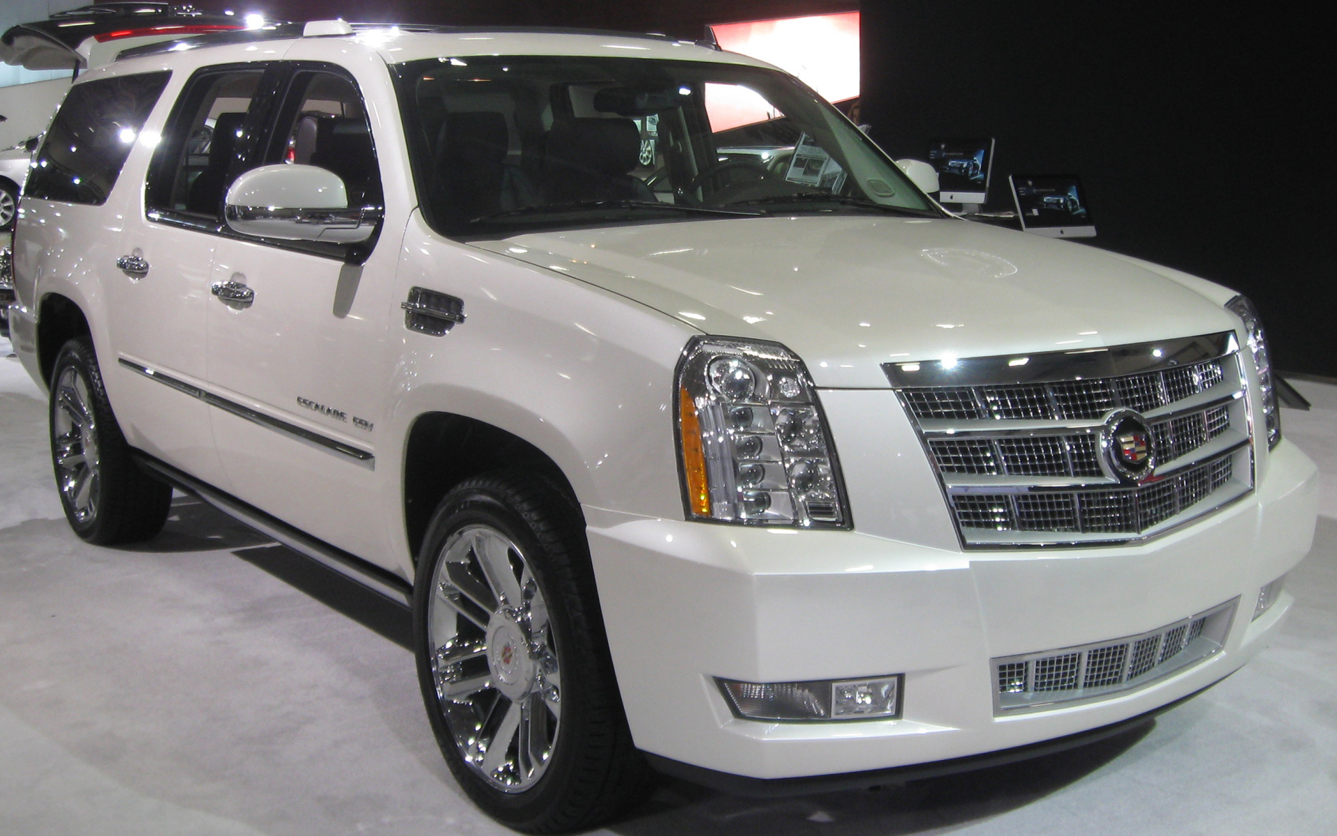 Великолепный Cadillac Escalade 2014