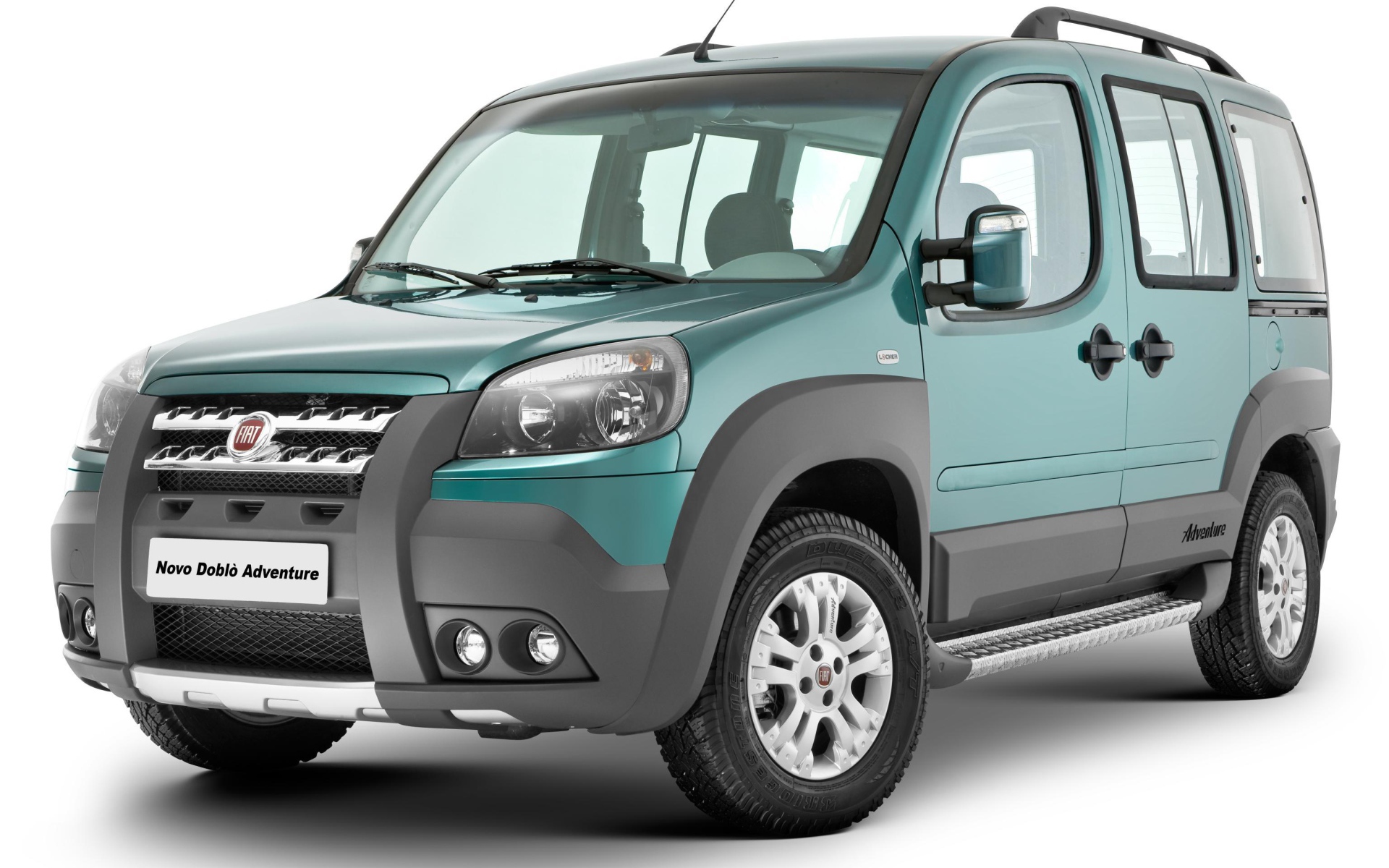 Красивый автомобиль Fiat Doblo