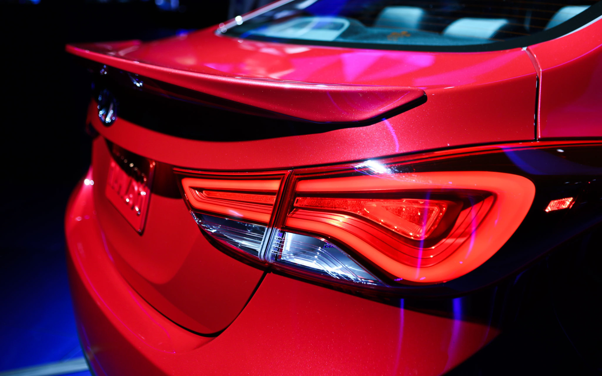 Красивый автомобиль Hyundai Elantra 2014 в Москве