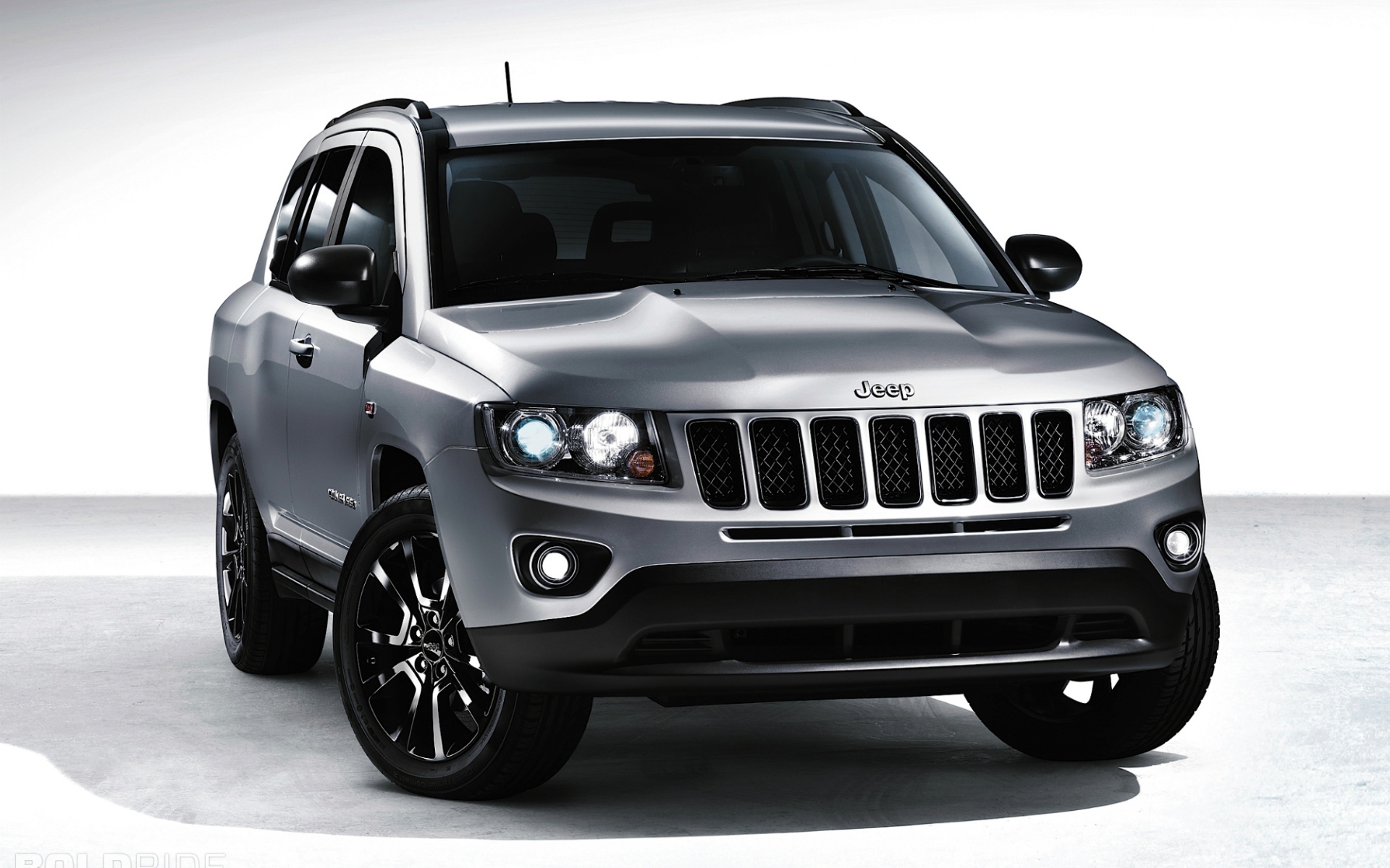 Серый Jeep Compass