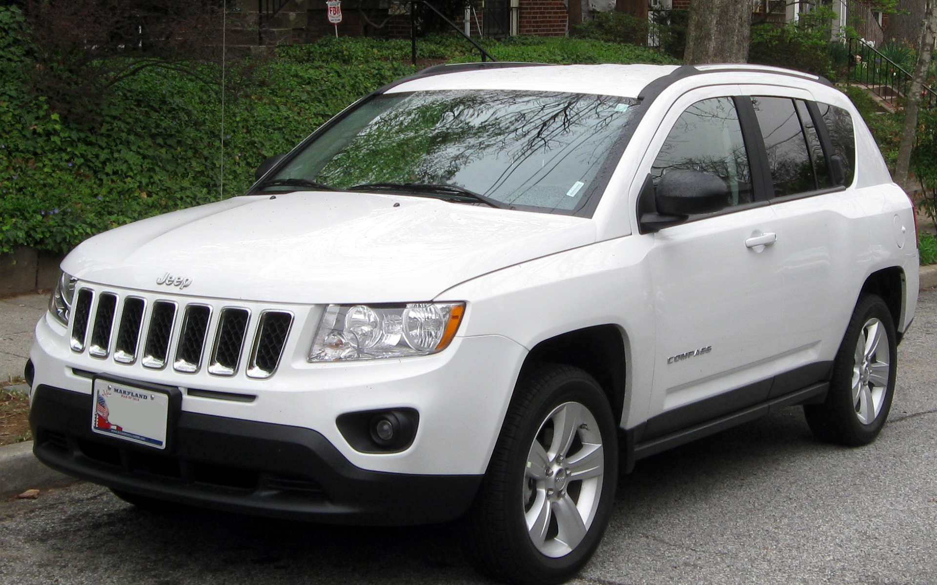 Белый Jeep Compass