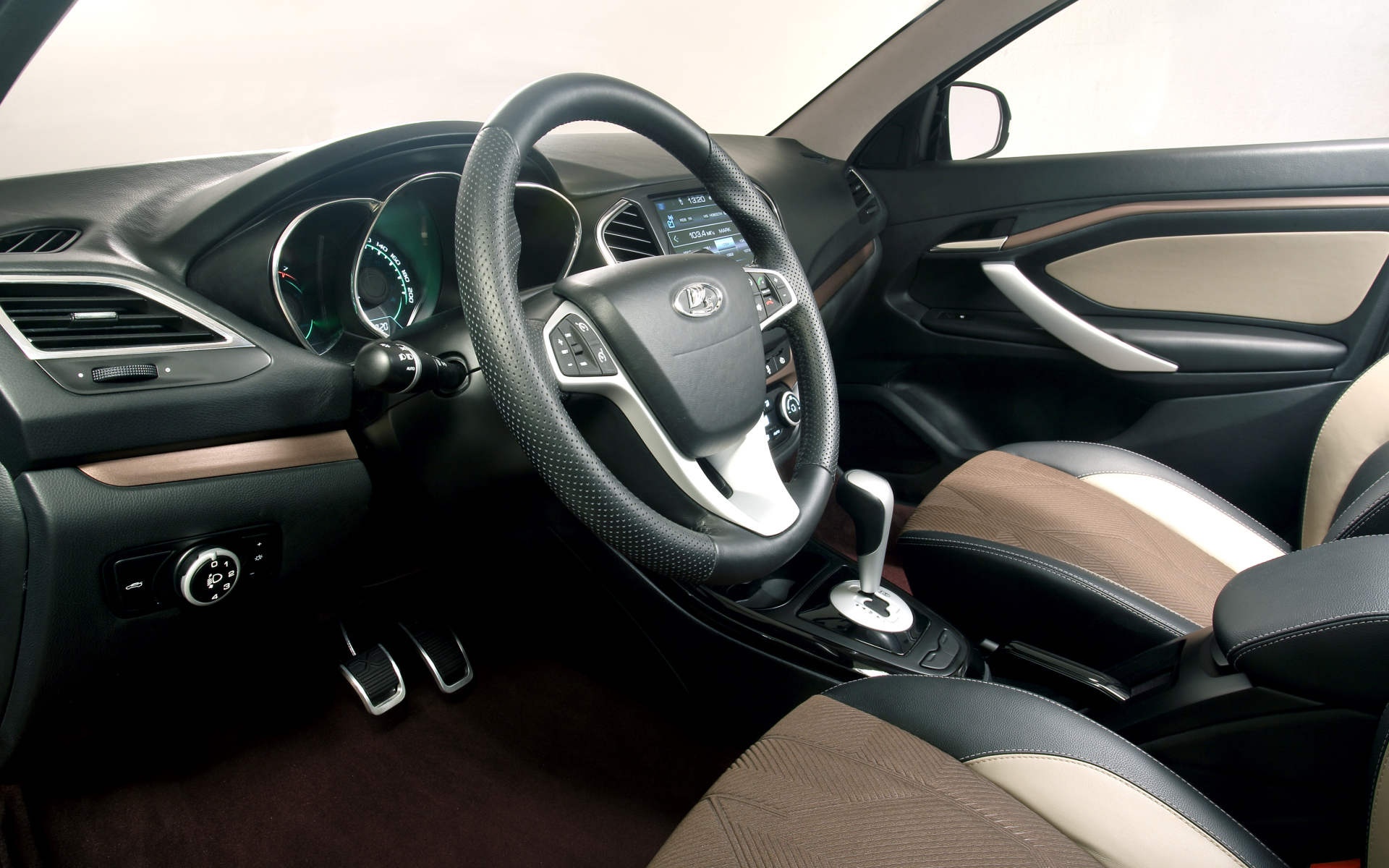 В салоне новой Лады Веста