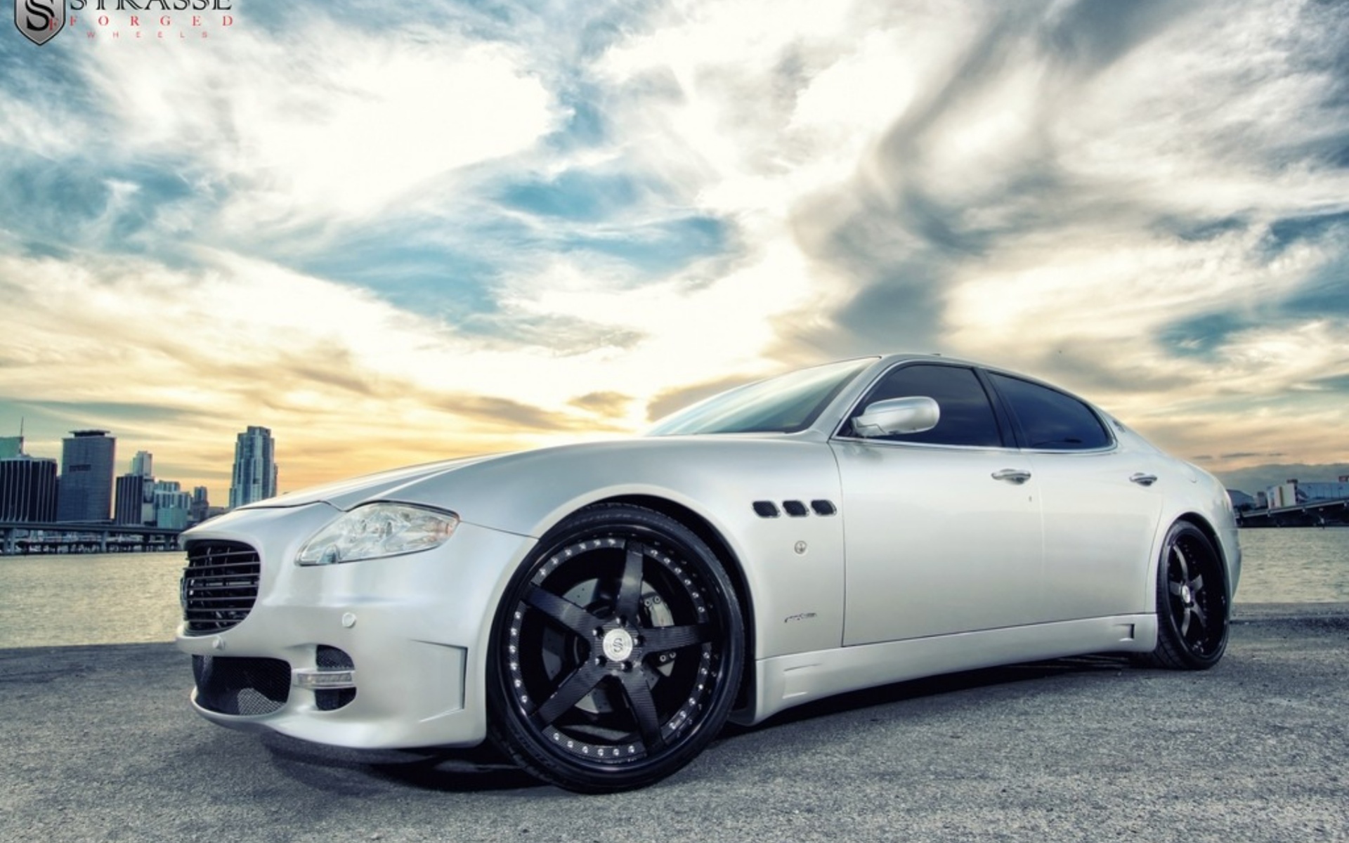 Новый автомобиль Maserati Quattroporte