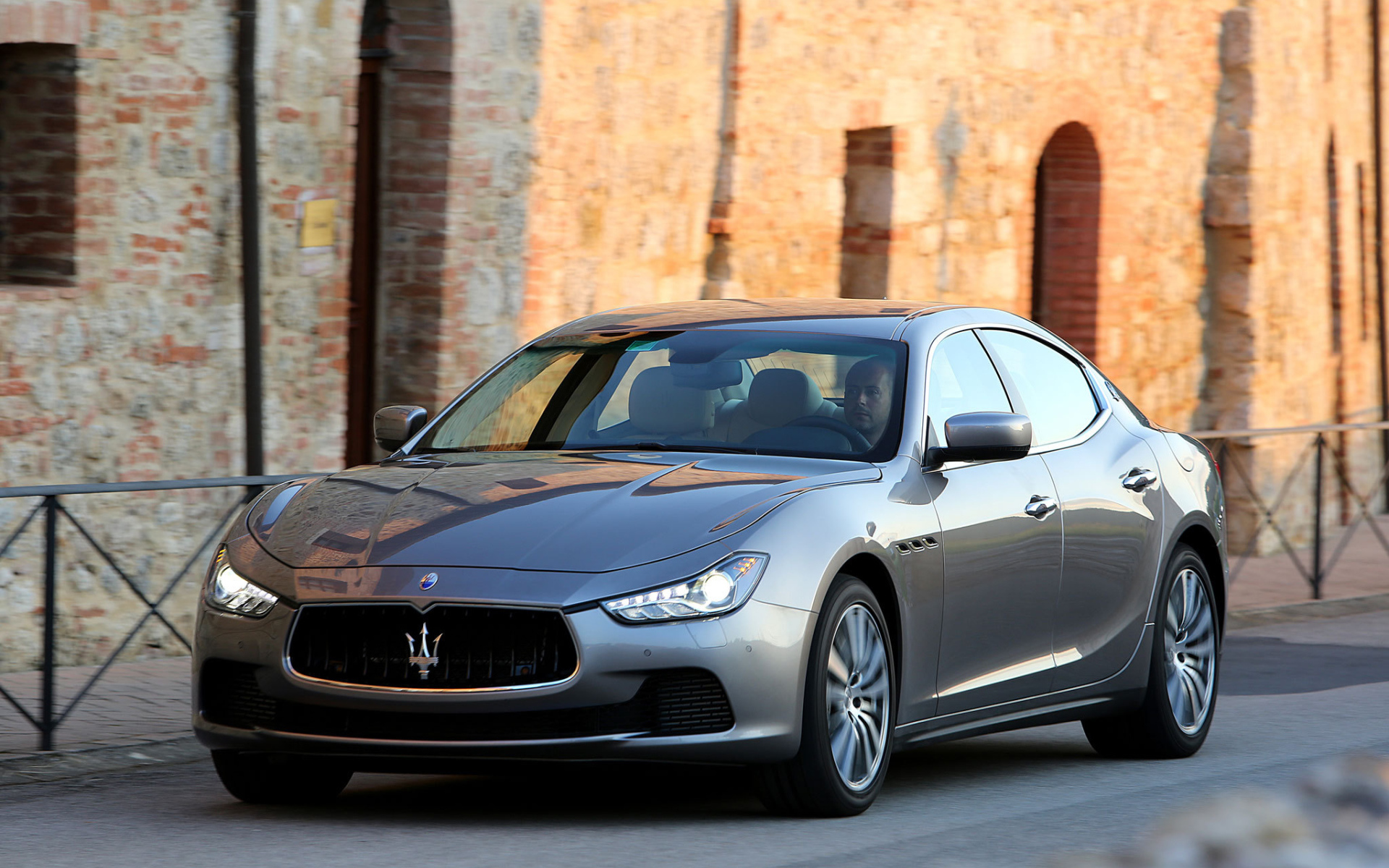 Новая машина Maserati Ghibli