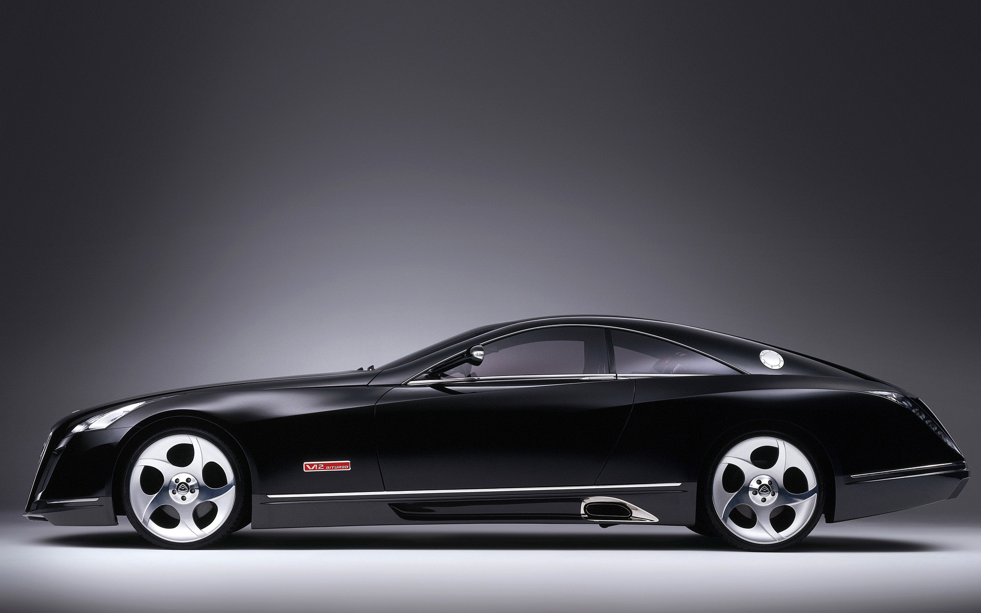 Надежный автомобиль Maybach  Exelero