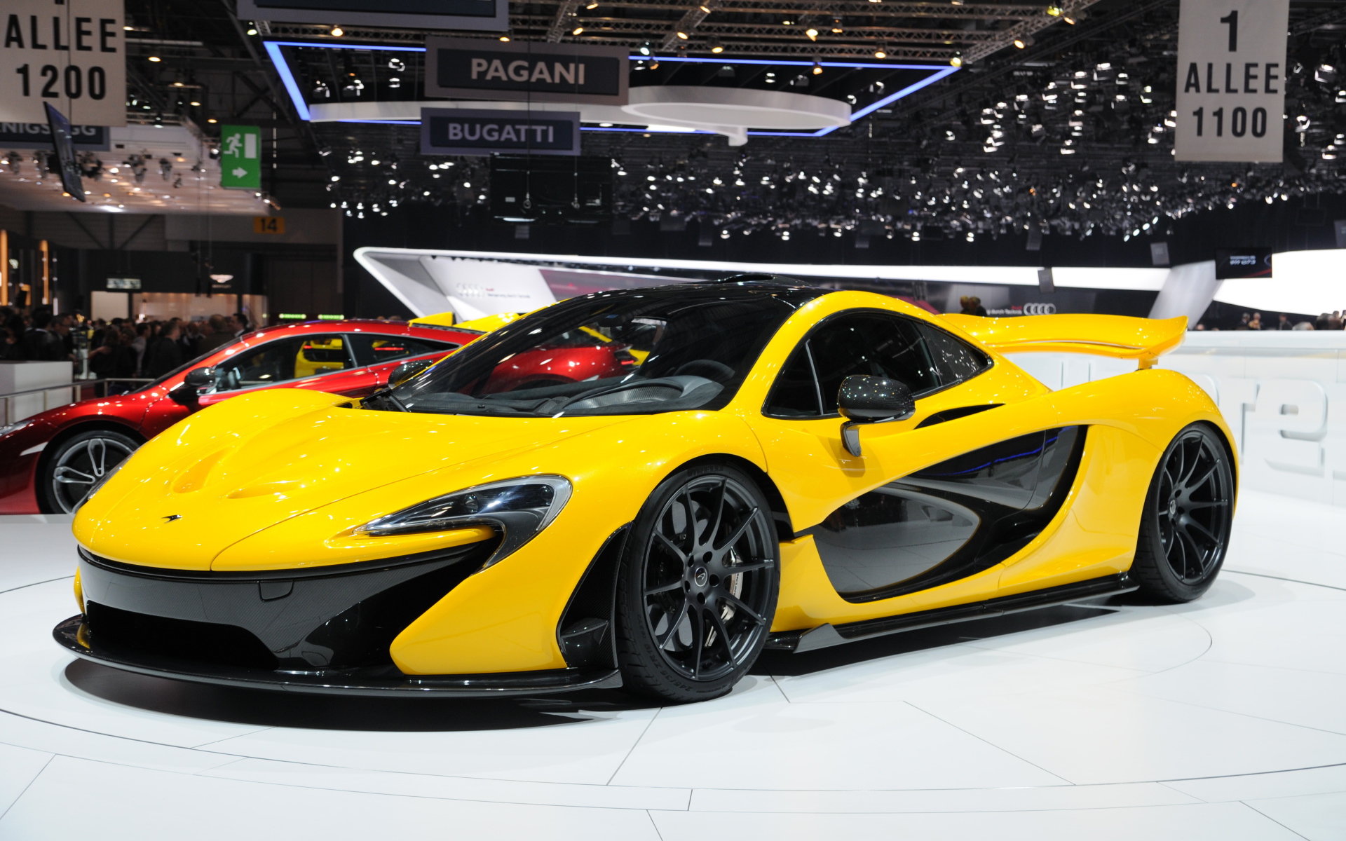Тест драйв автомобиля McLaren P1 2014