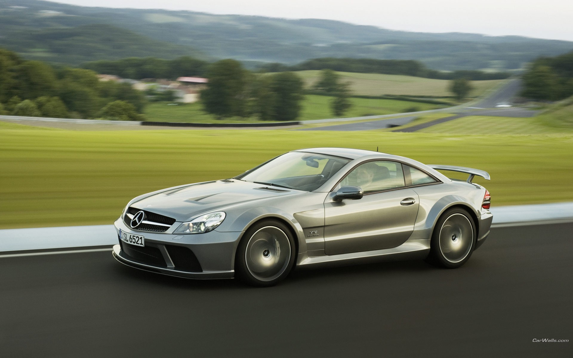 Спортивный Мерседес бенц