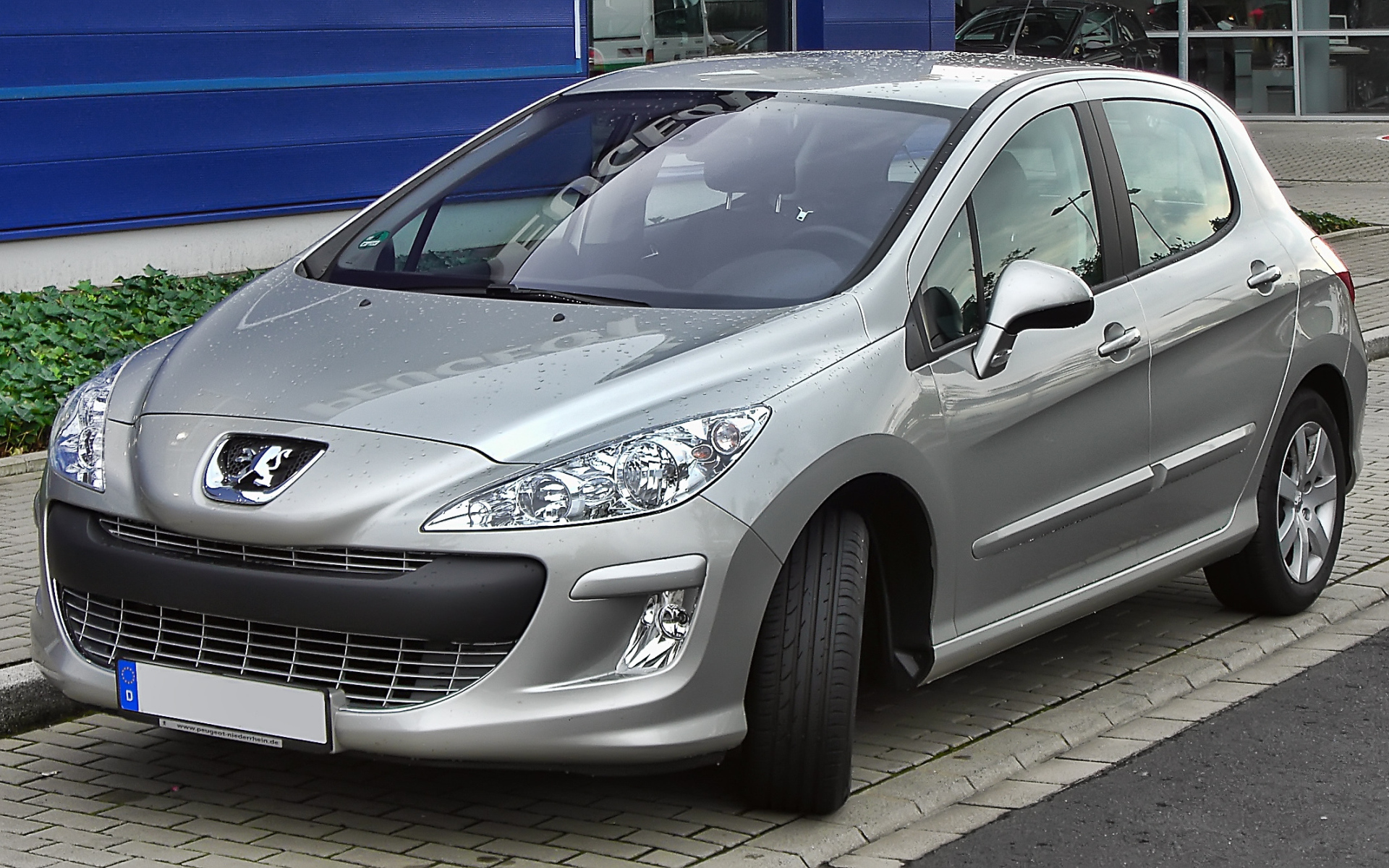 Серый Peugeot 308