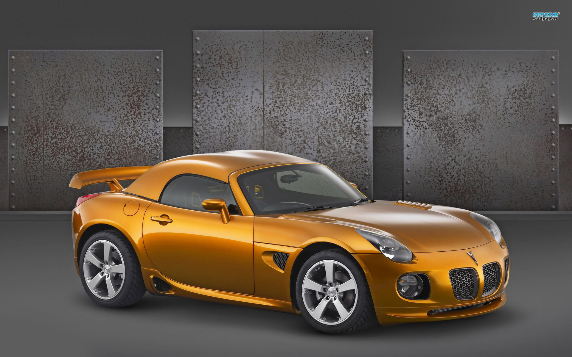Красивый автомобиль Pontiac Solstice