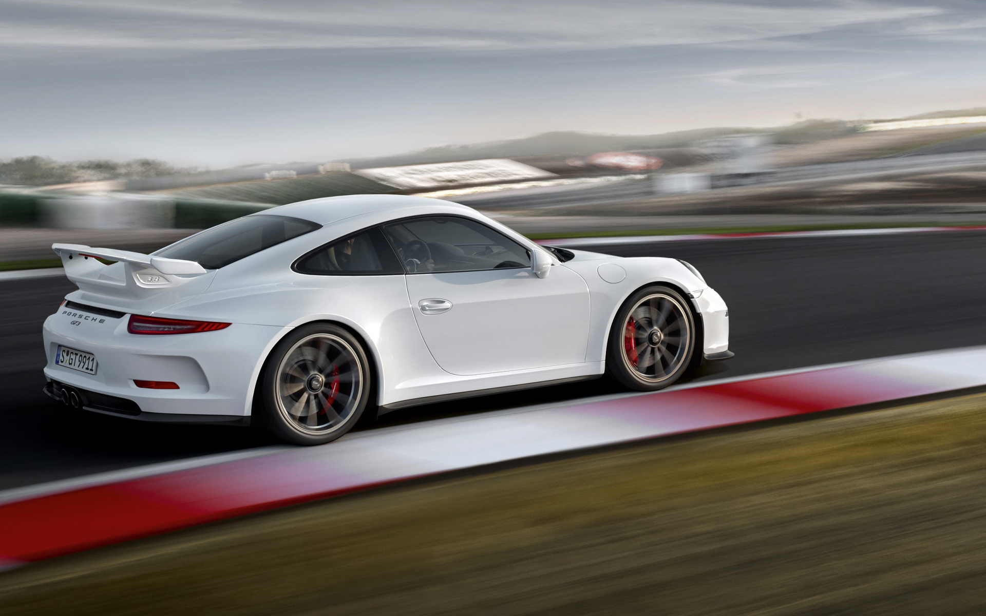 Дизайн автомобиля Porsche 911 Turbo 2014