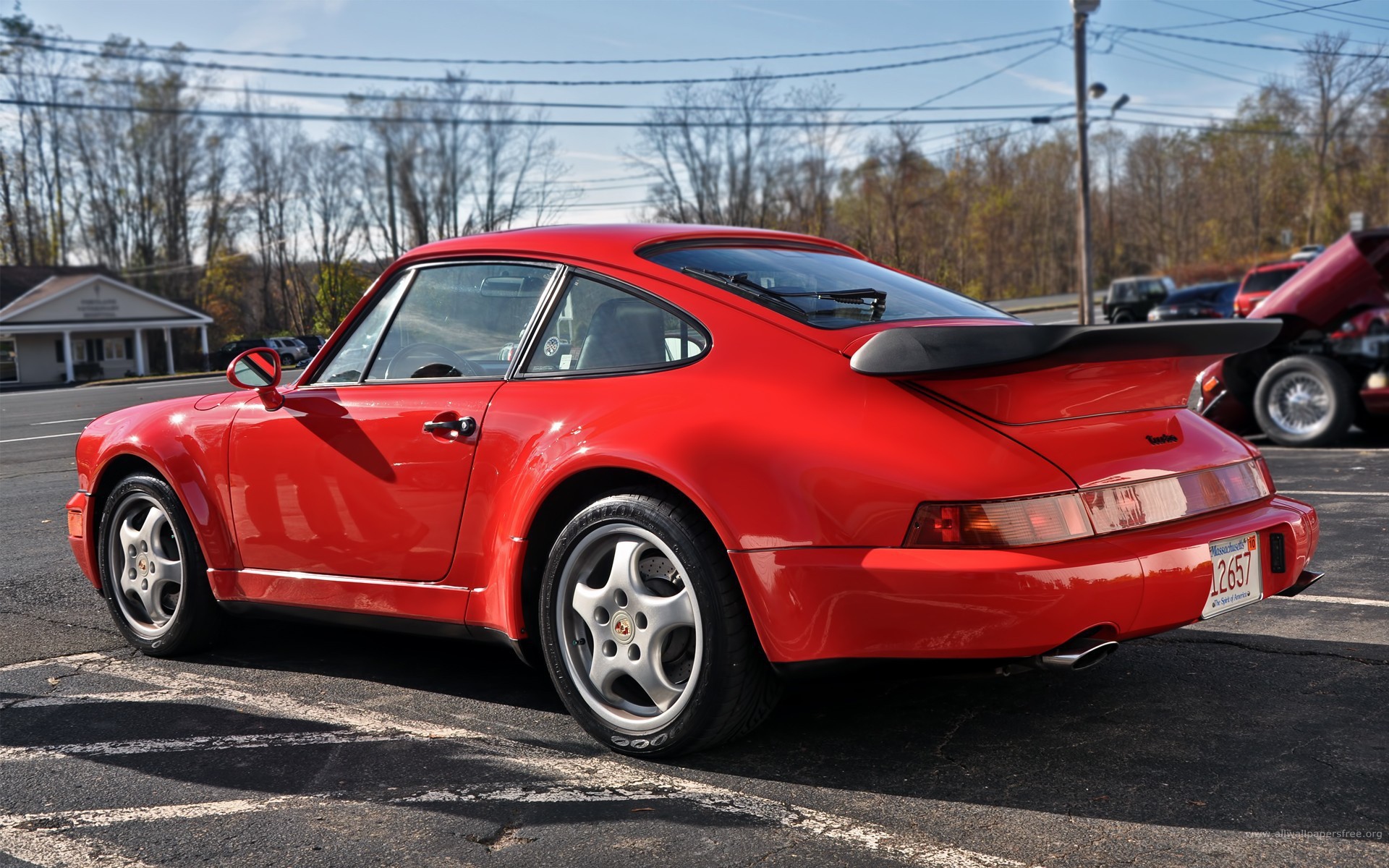 Спортивный красный порш