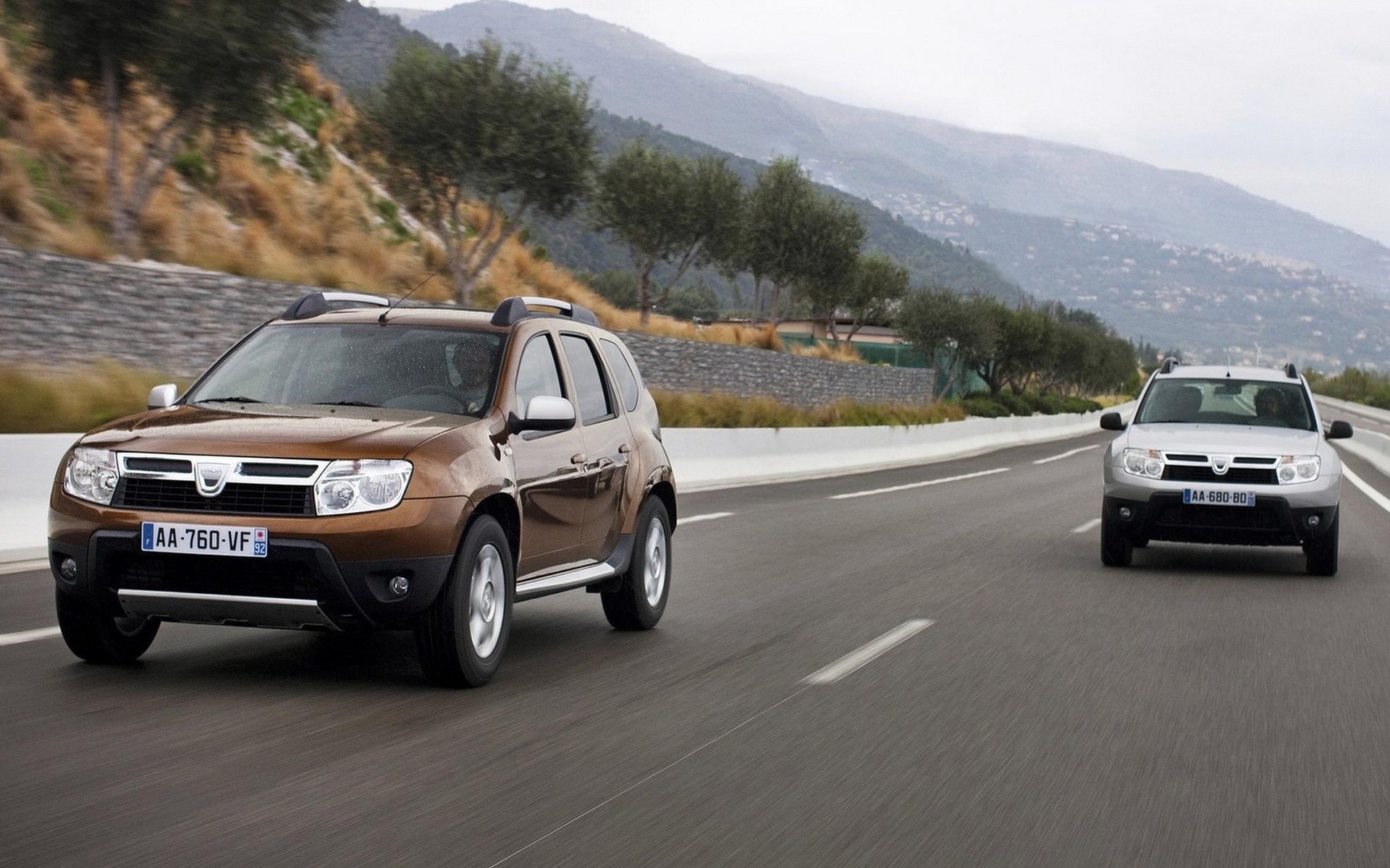 Красивый автомобиль Renault Duster в Москве