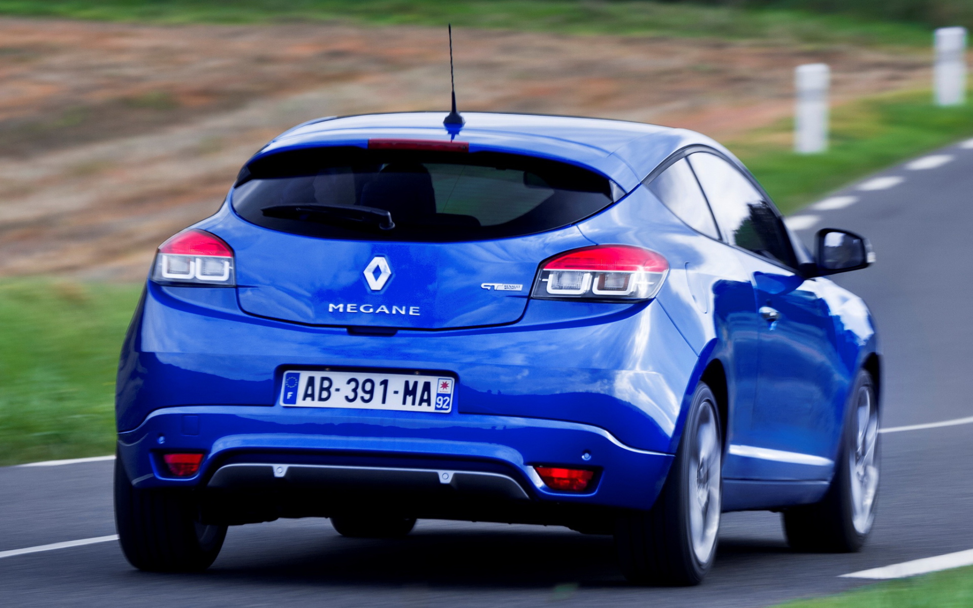 Новый автомобиль Renault Megane 2014