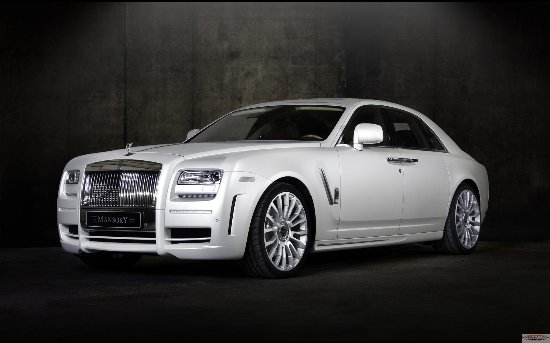 Надежный автомобиль Rolls Royce Ghost
