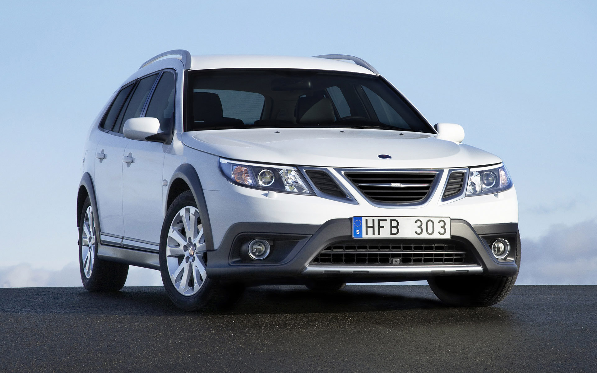  Красивый автомобиль Saab 9-3