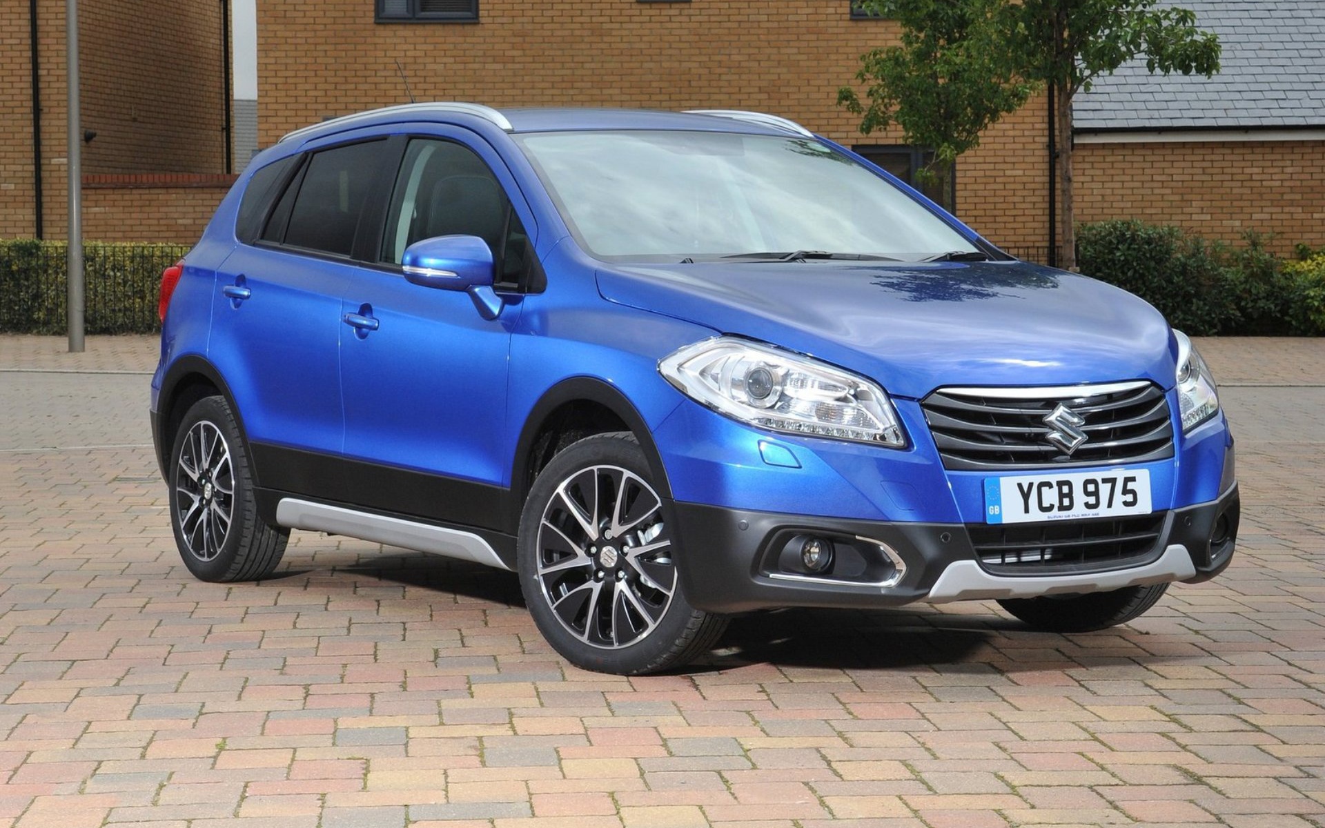 Новая машина Suzuki S-Cross 2014