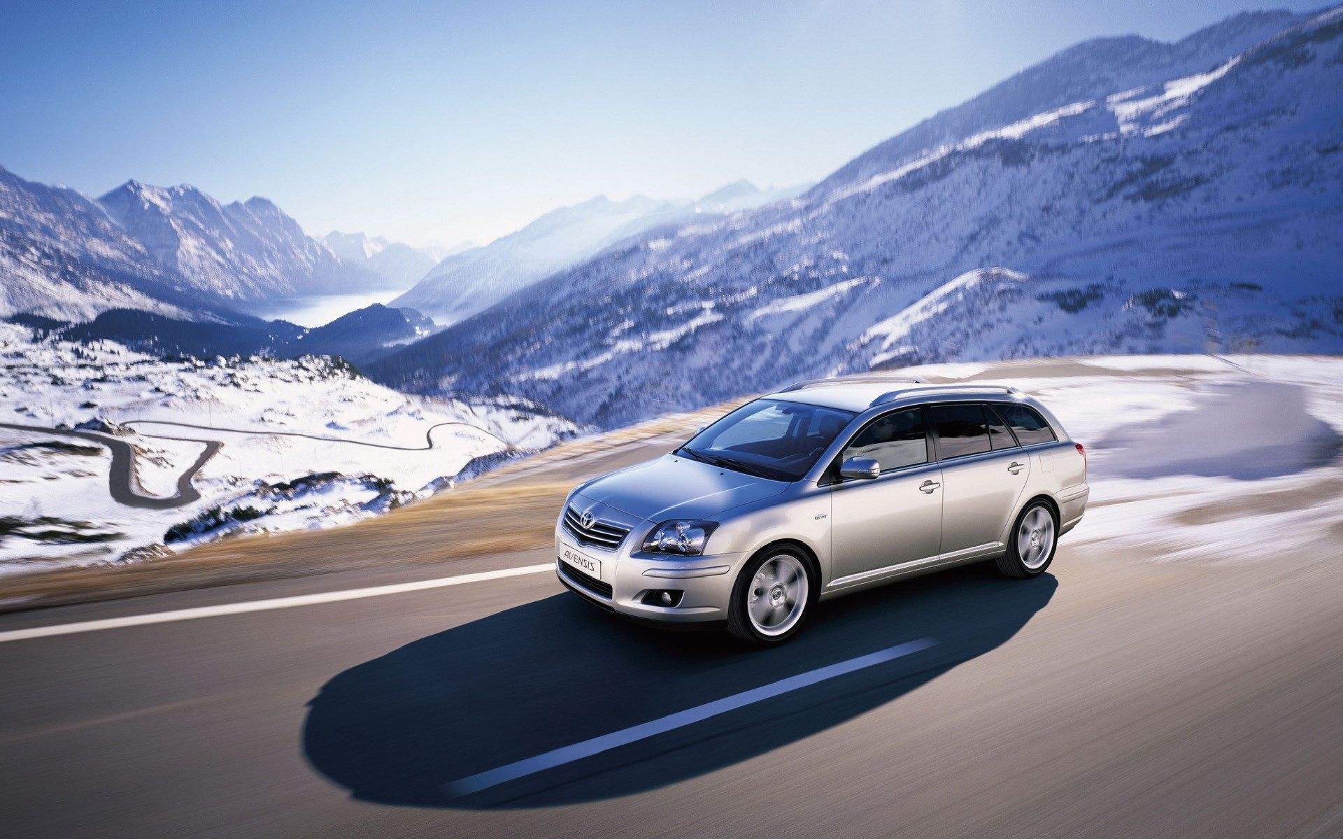 Дизайн автомобиля Toyota Avensis 2013