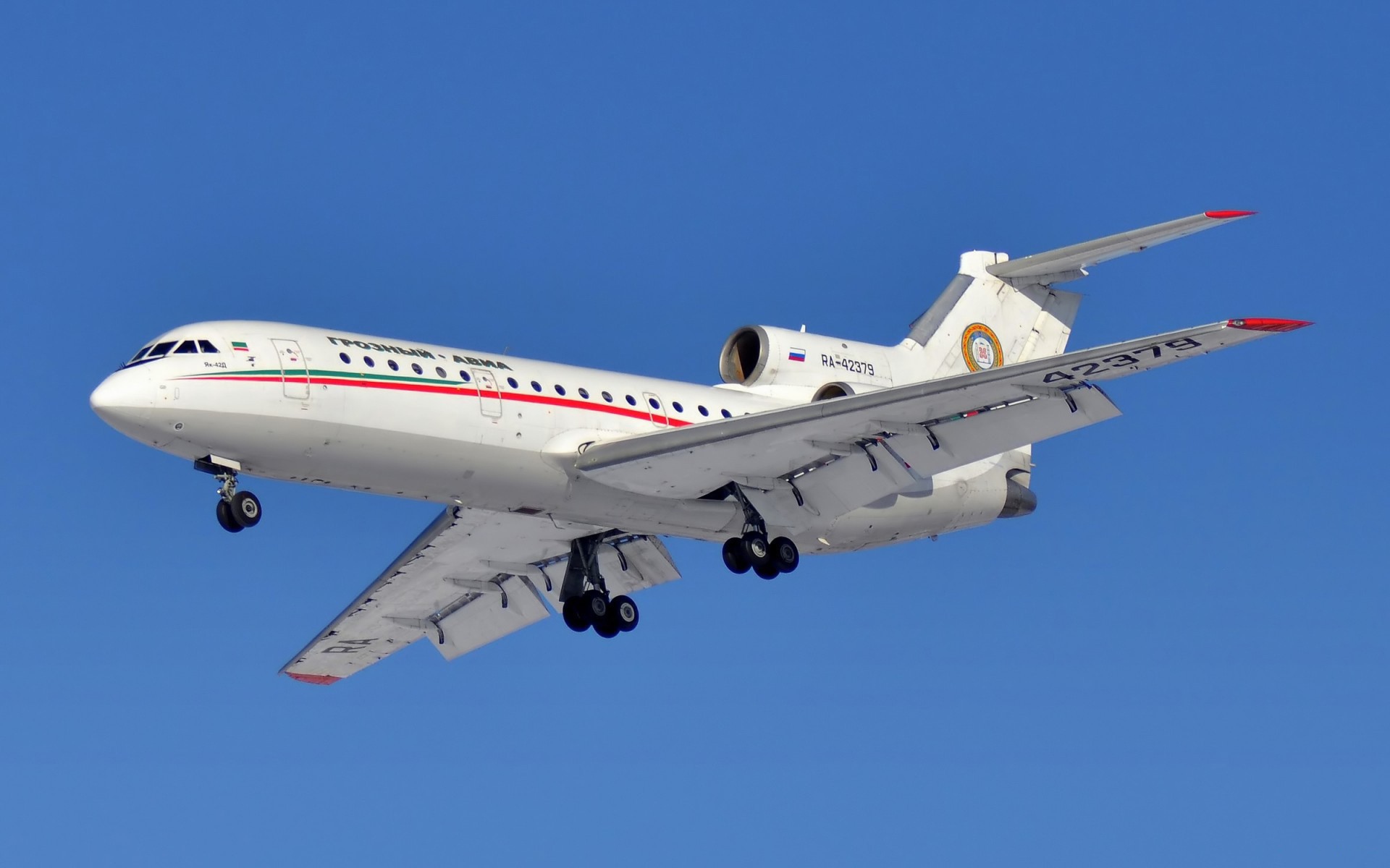 ЯК-42 идет на посадку