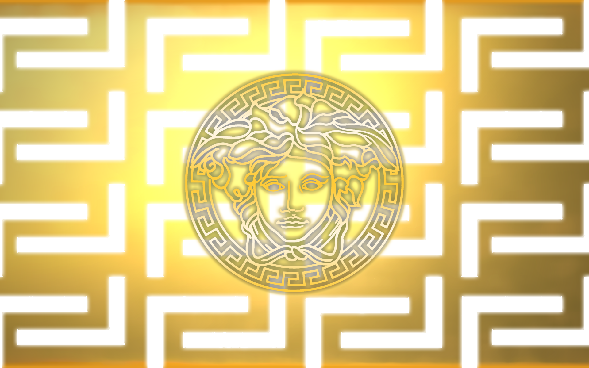 Золотой бренд Versace