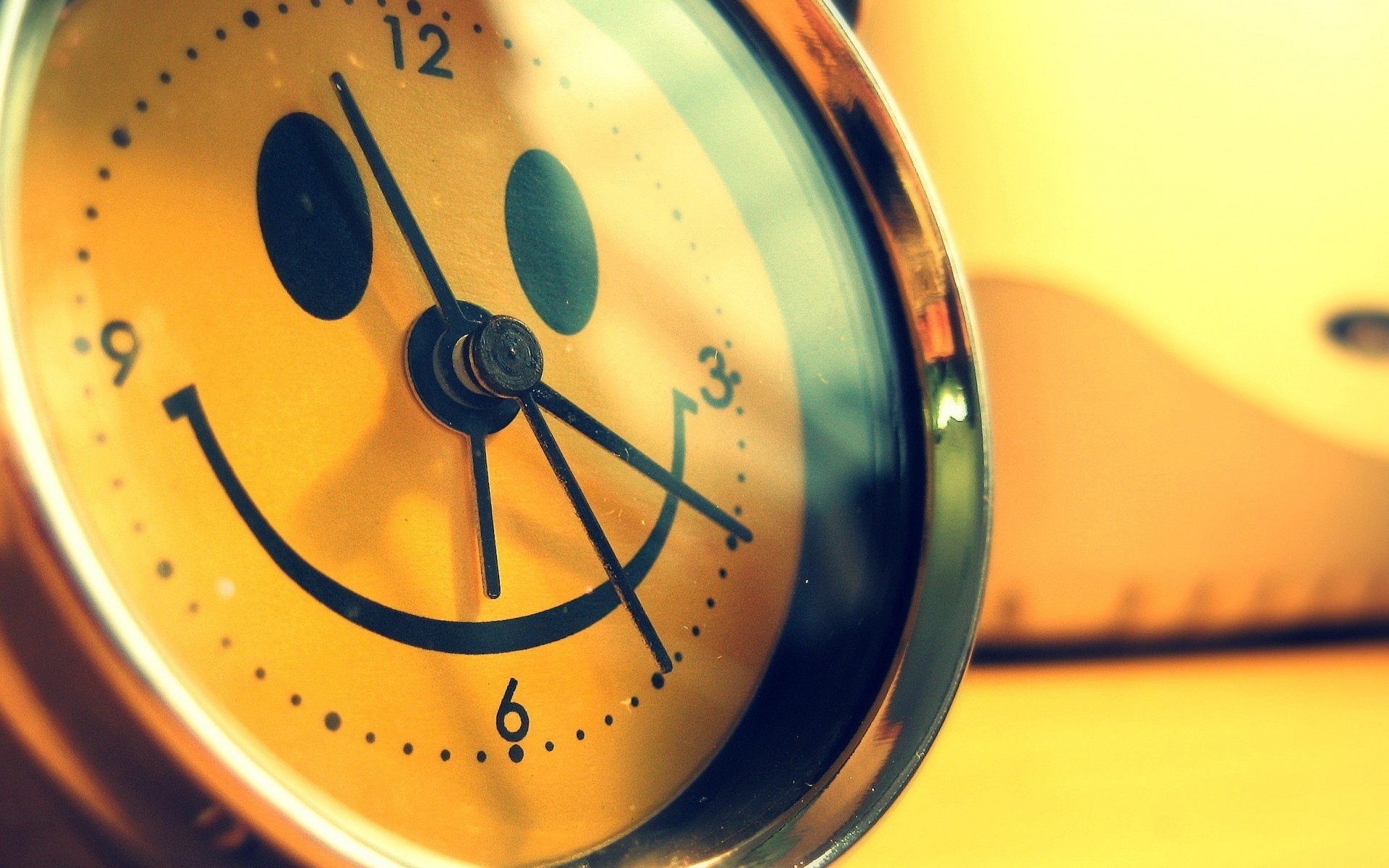 Часы с улыбкой