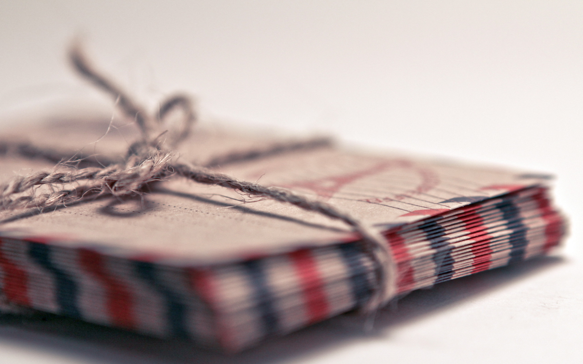 Конверты перевязанные веревкой