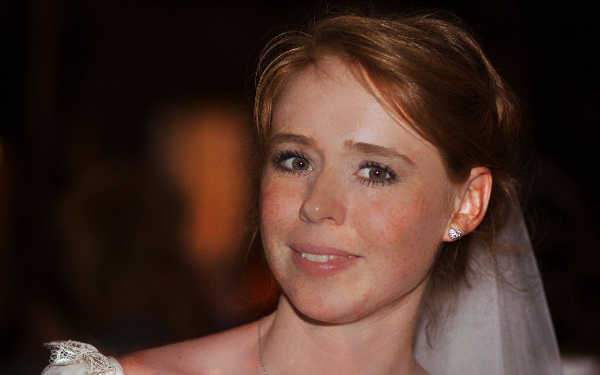 Невеста с веснушками