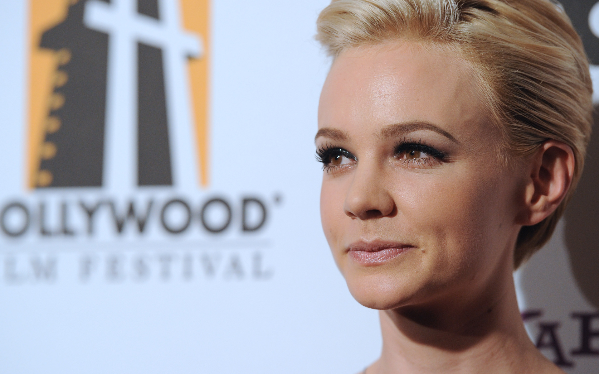 Популярная актриса Кэри Маллиган