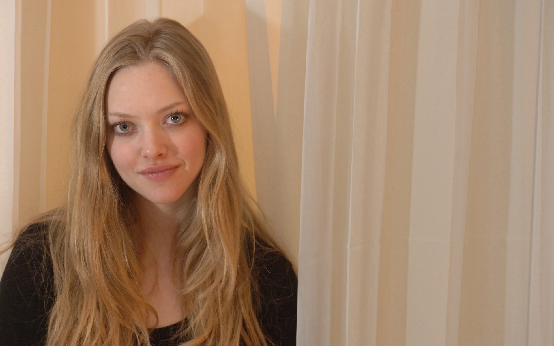 Популярная Аманда Сайфред