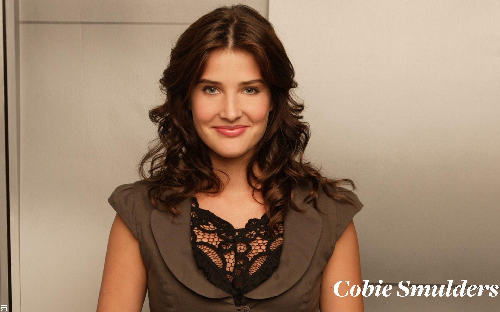 Прекрасная актриса Коби Смолдерс
