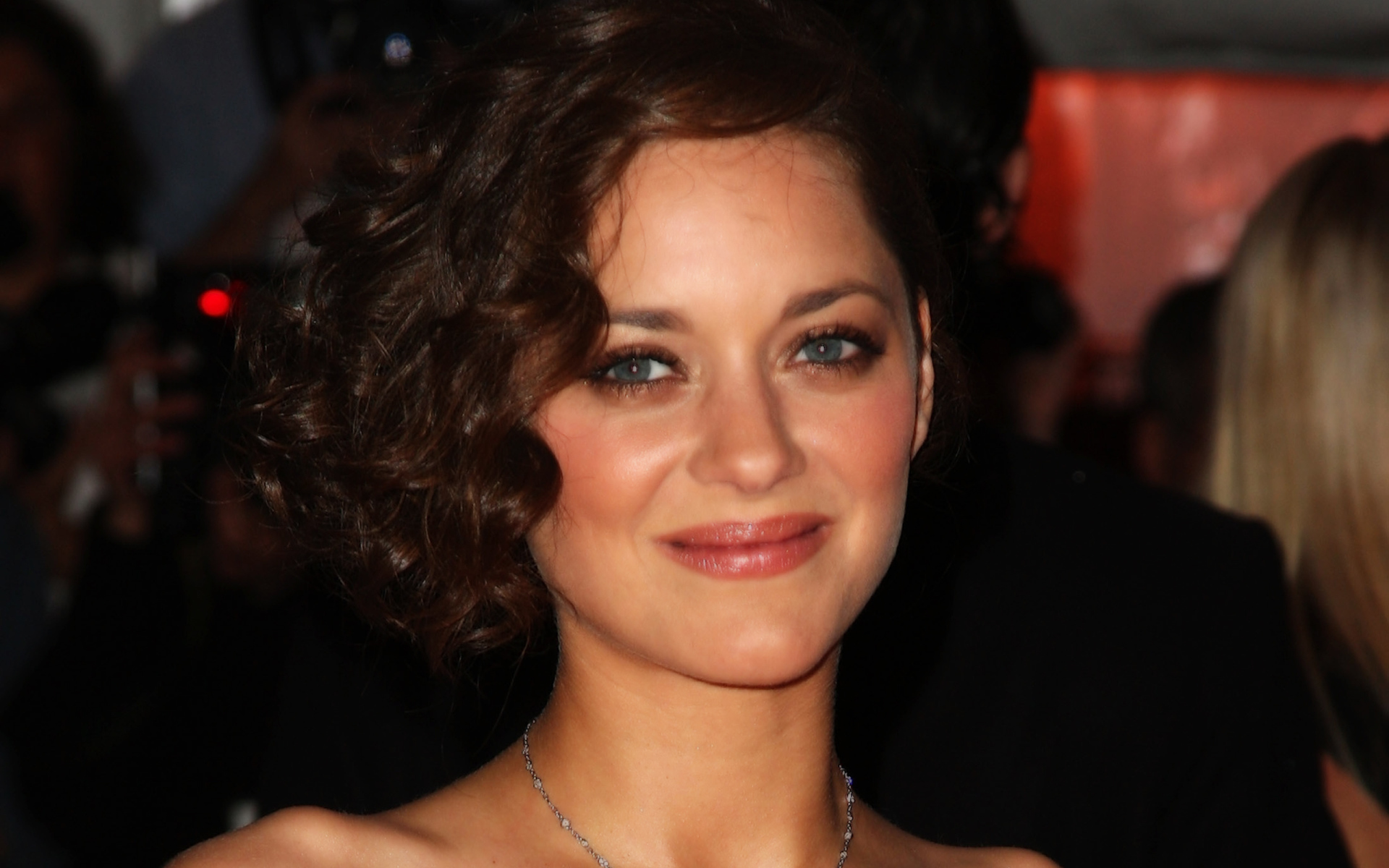 Очаровательная Марион Котийяр