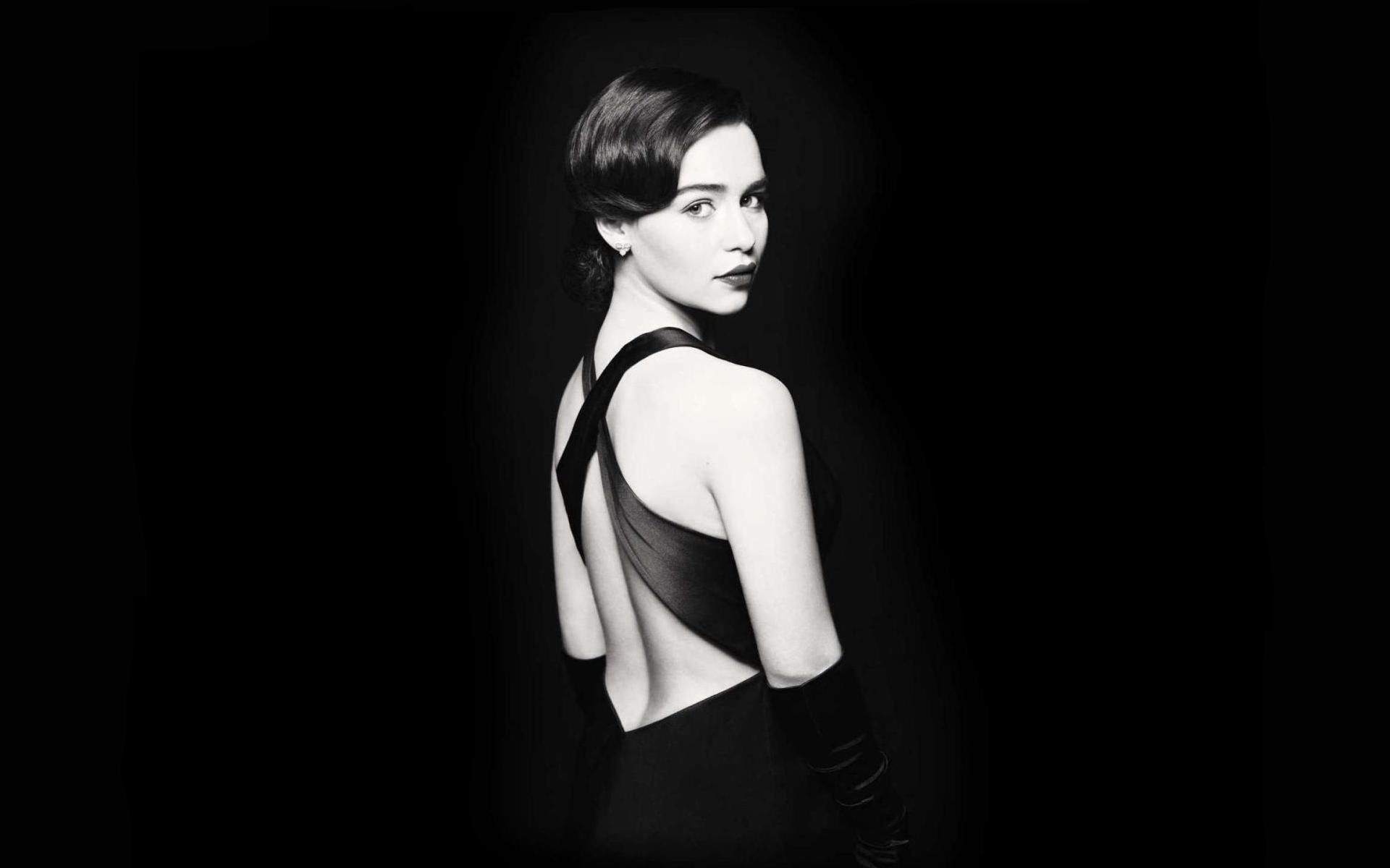 Очаровательная актриса Эмилия Кларк