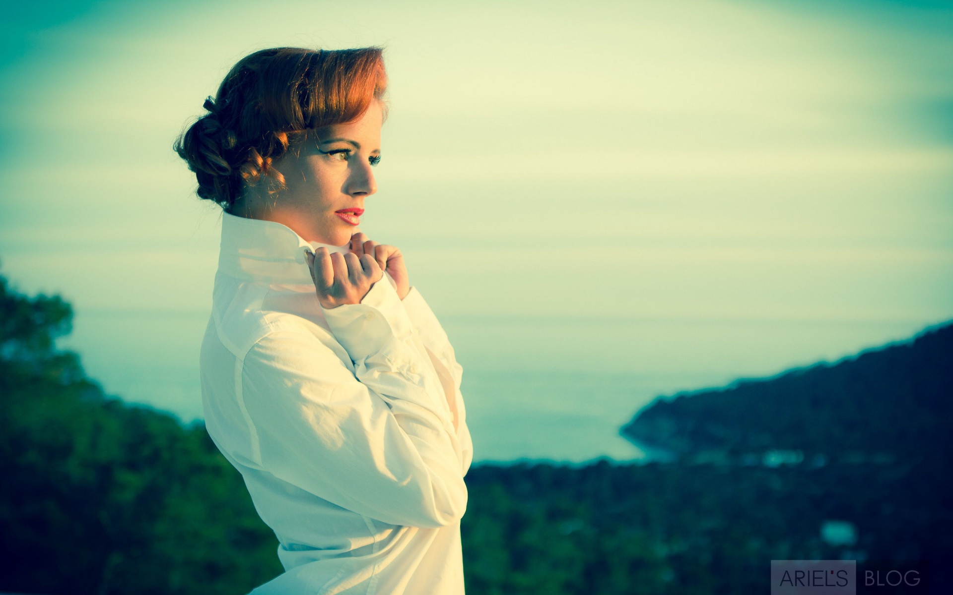 Девушка в белой куртке