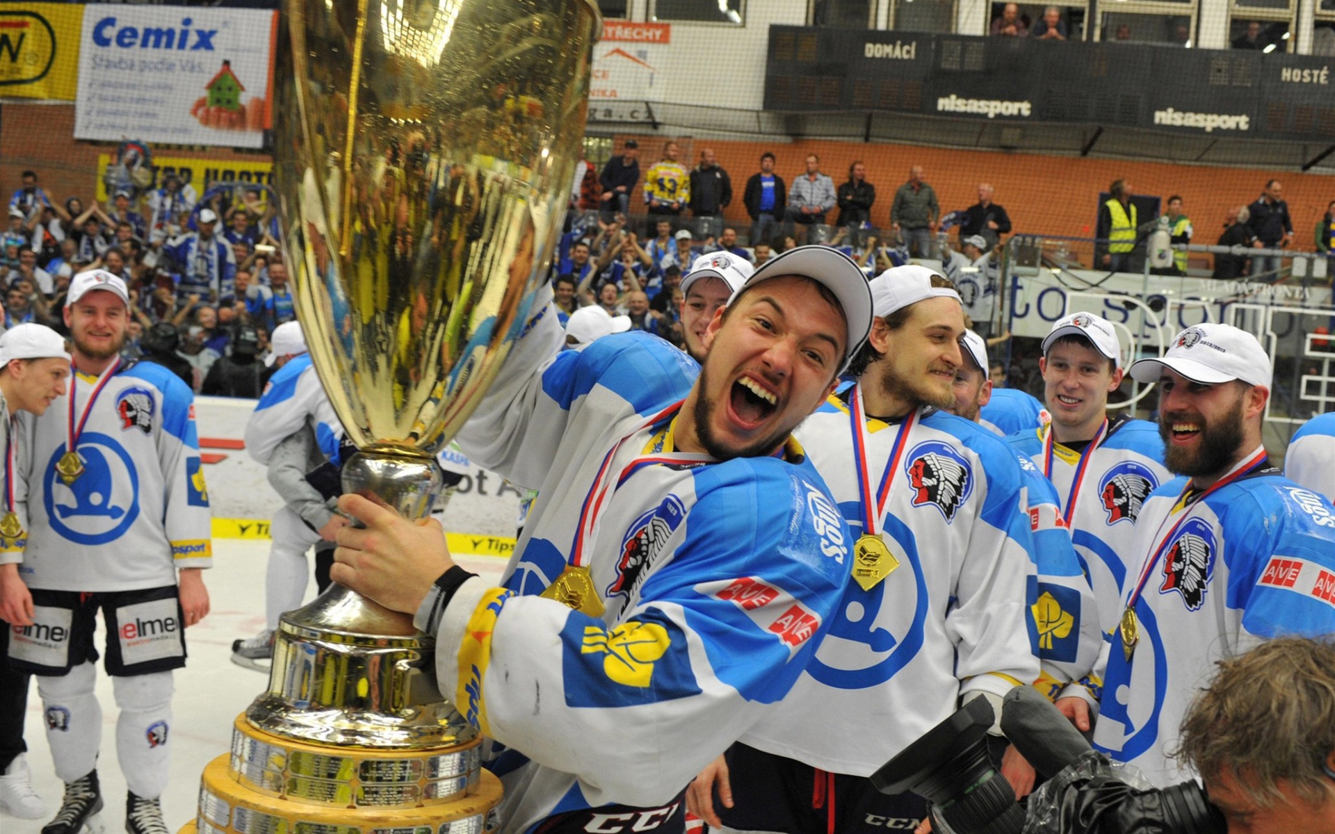 Знаменитый спортсмен Олег Твердовский