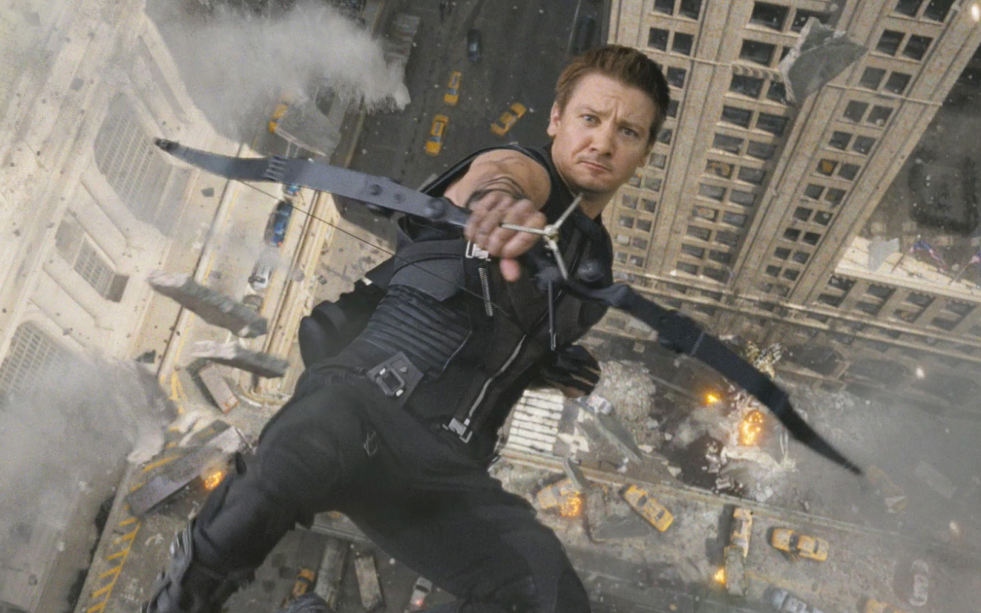 Известный актер Джереми Реннер