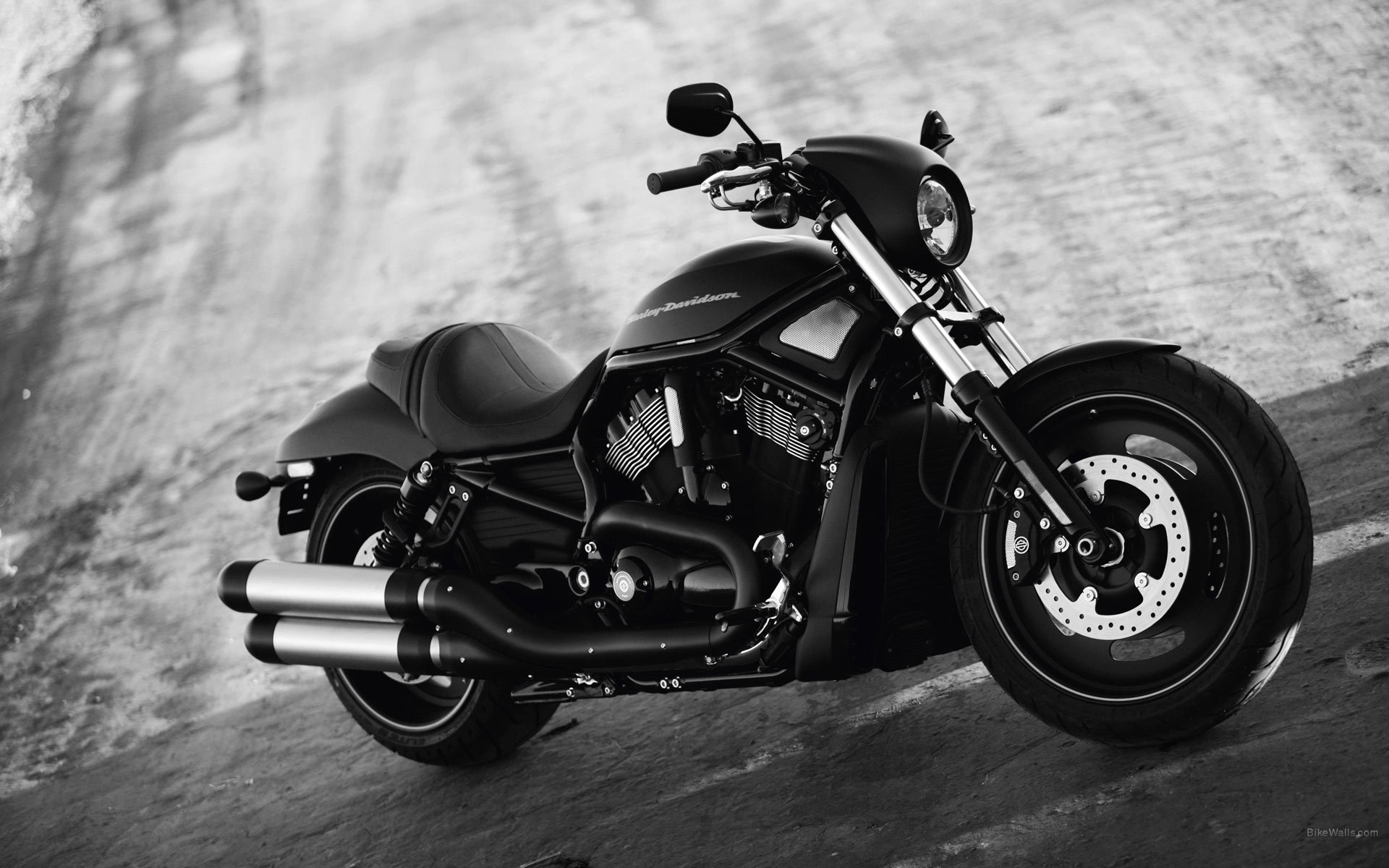 Красивый мотоцикл Harley-Davidson Night Rod Special