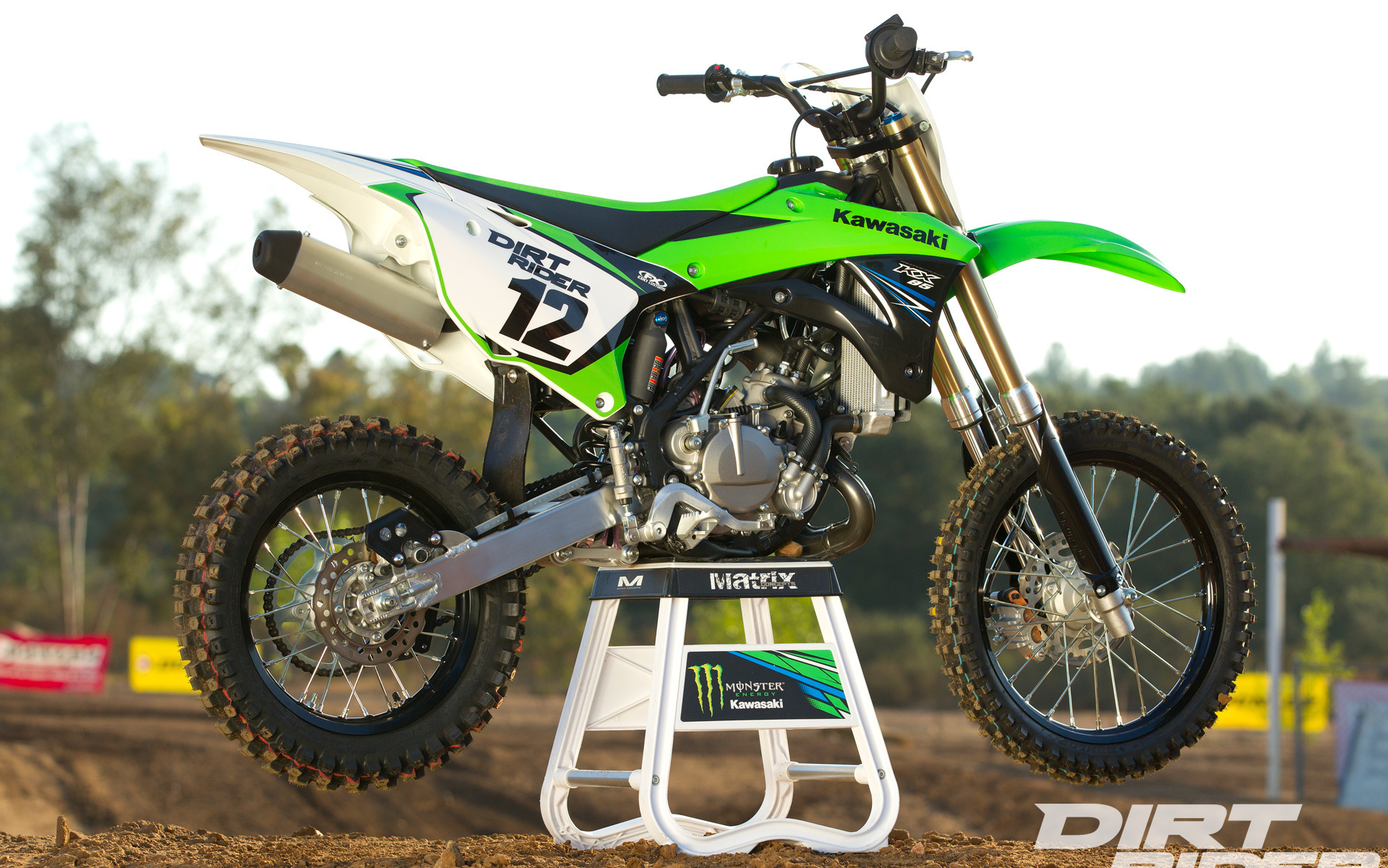 Красивый мотоцикл Kawasaki KX 85-II
