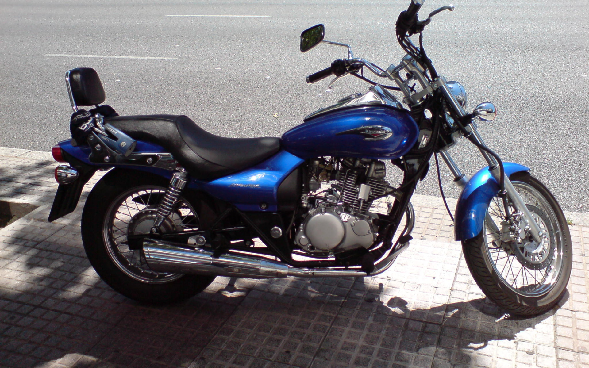 Красивый мотоцикл Suzuki Marauder 125