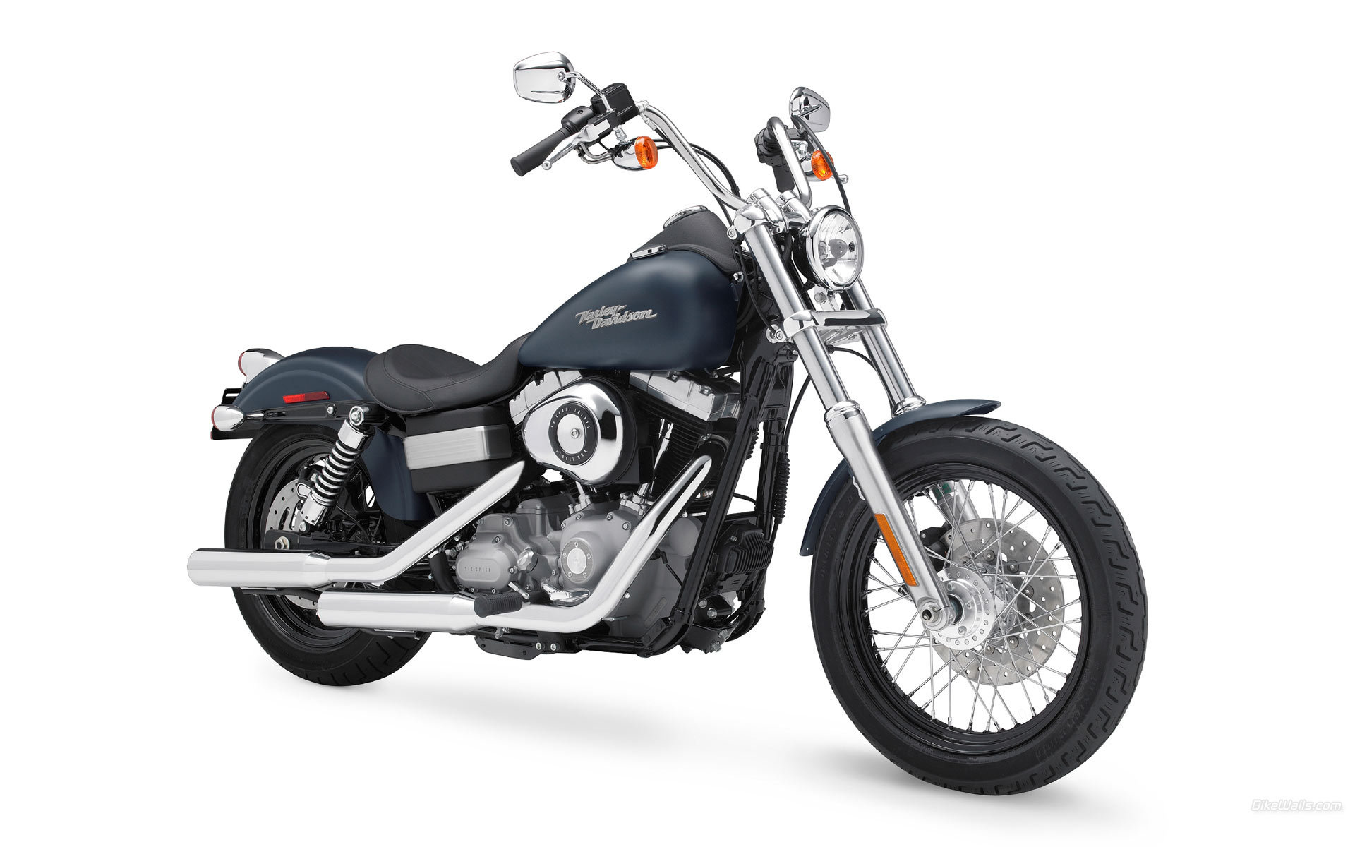 Красивый мотоцикл в москве Harley-Davidson Dyna Street Bob