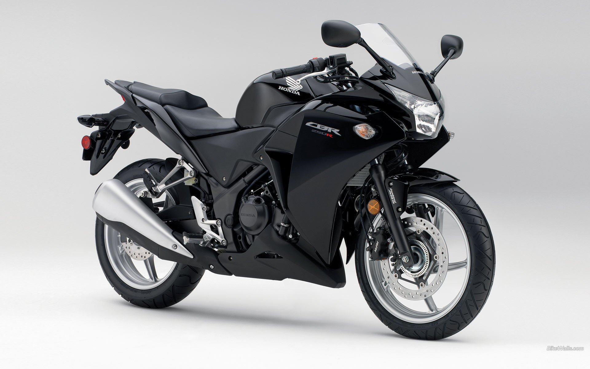 Красивый мотоцикл в москве Honda CBR 250 R