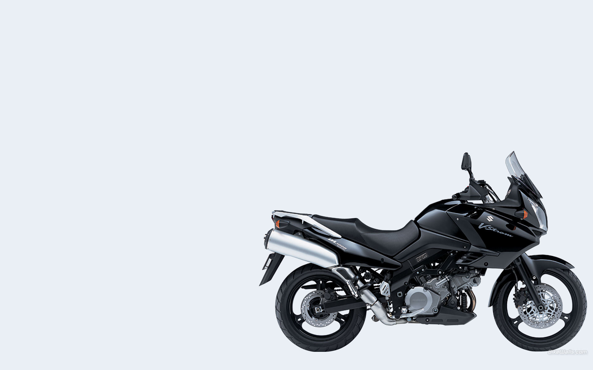Быстрый мотоцикл Suzuki V-Storm 1000  DL